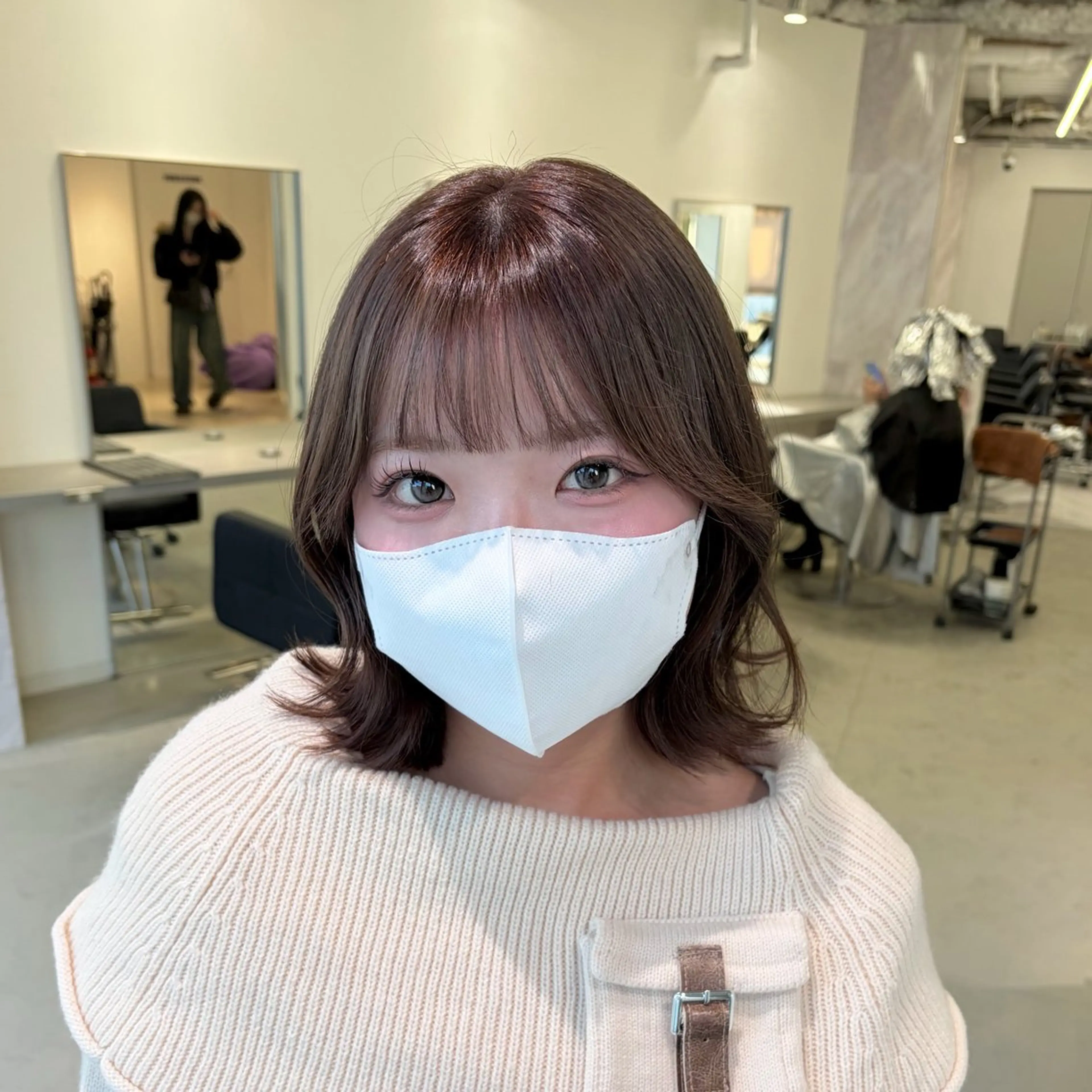 ミディアム カラー ブリーチ グレージュ ブリーチなしカラー オリーブグレージュ オリーブグレー カット ヘアカラー トリートメント EIGHT /SHU🩶のヘアスタイル