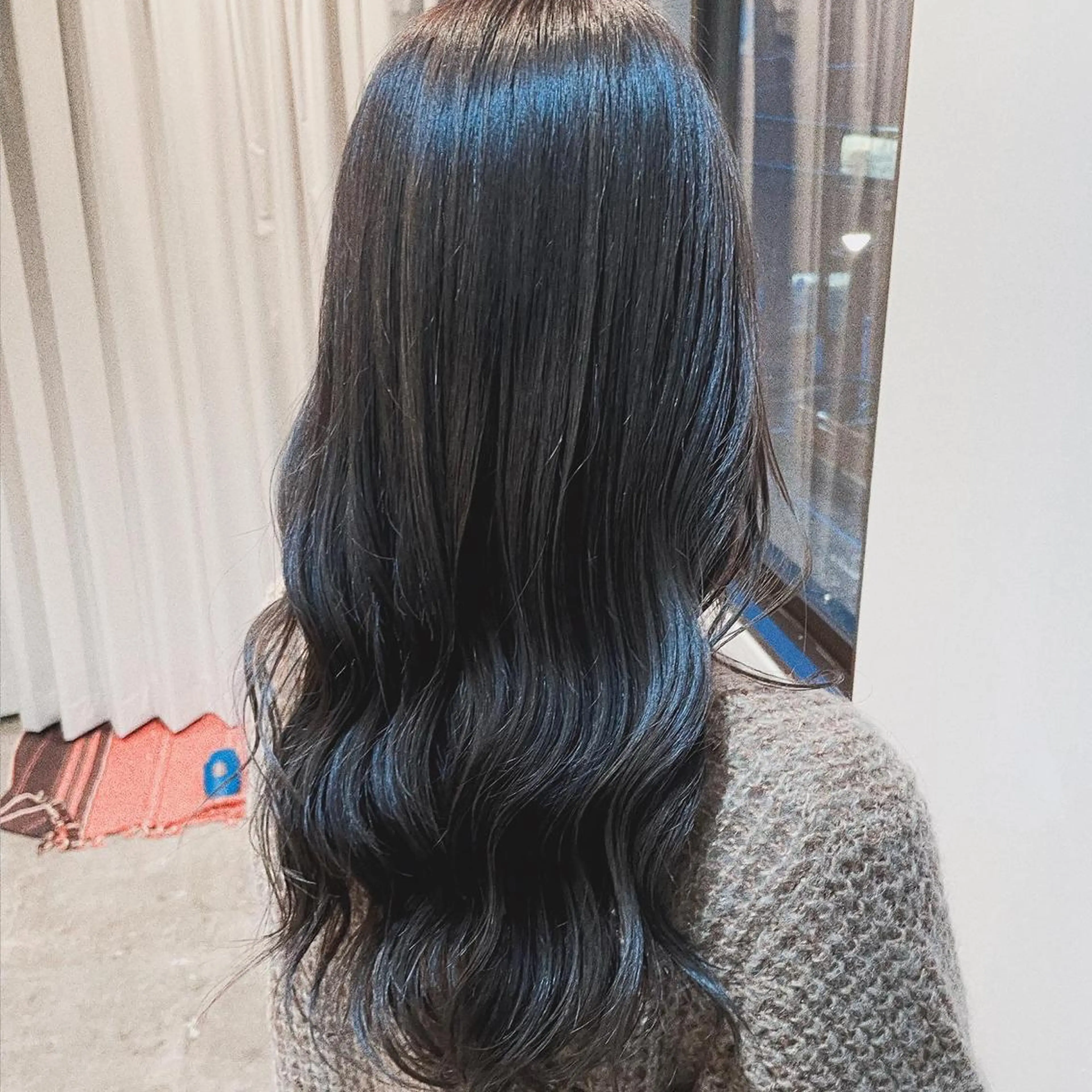 ロング カラー ヘアアレンジ グレージュ REONA🪽✨ 日常に馴染む髪🫧のヘアスタイル