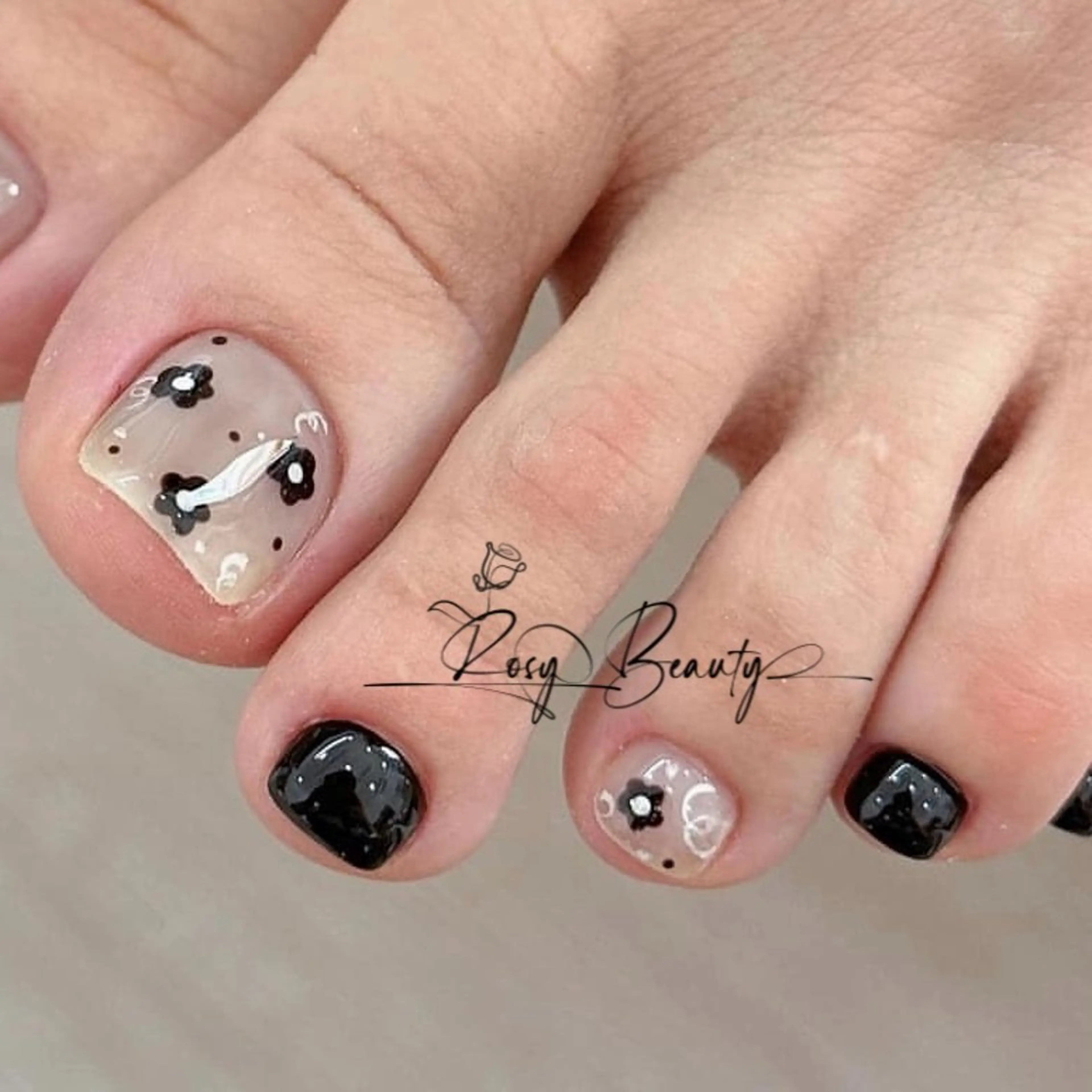 ネイル フットネイル RosyBeauty Salon所属・RosyBeauty Salonのネイルデザイン