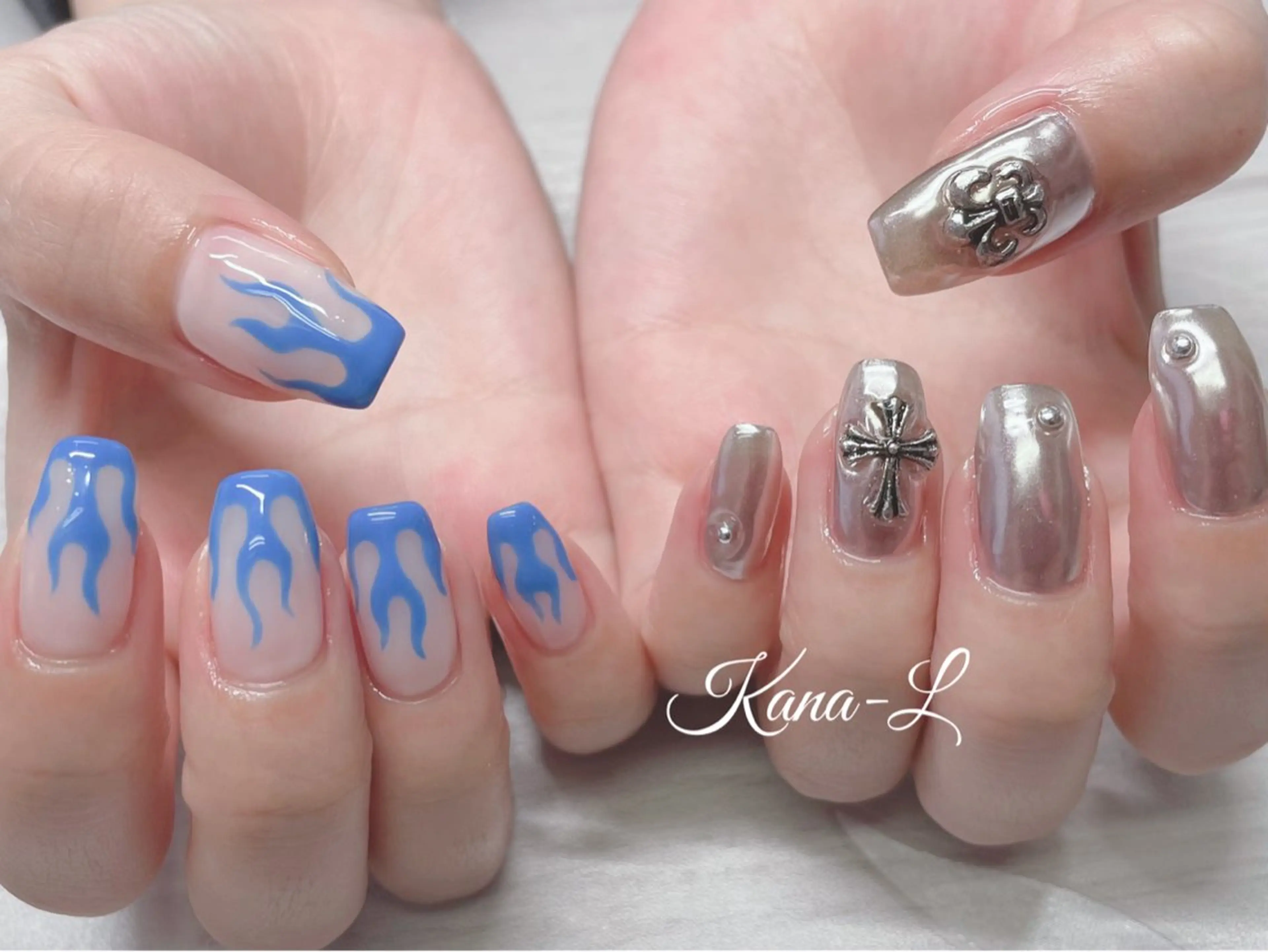 ネイル ジェルネイル キラキラネイル ミラーネイル ニュアンスネイル パラジェル 芦辺 香奈のネイルデザイン