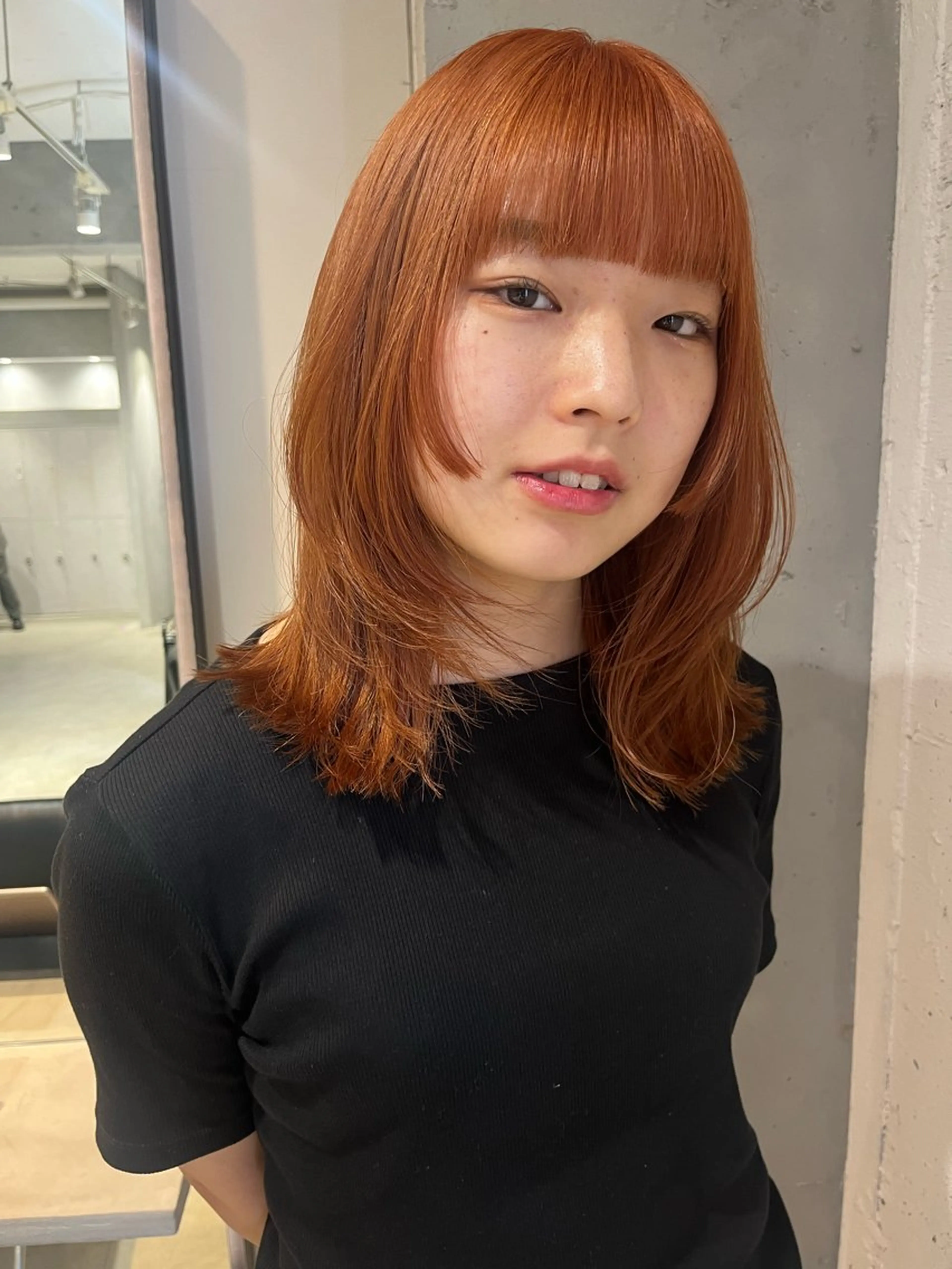 ミディアム カラー ミディアムレイヤー ブラウンカラー オレンジ オレンジブラウン レイヤーカット Juna✂️ レイヤー / ボブのヘアスタイル