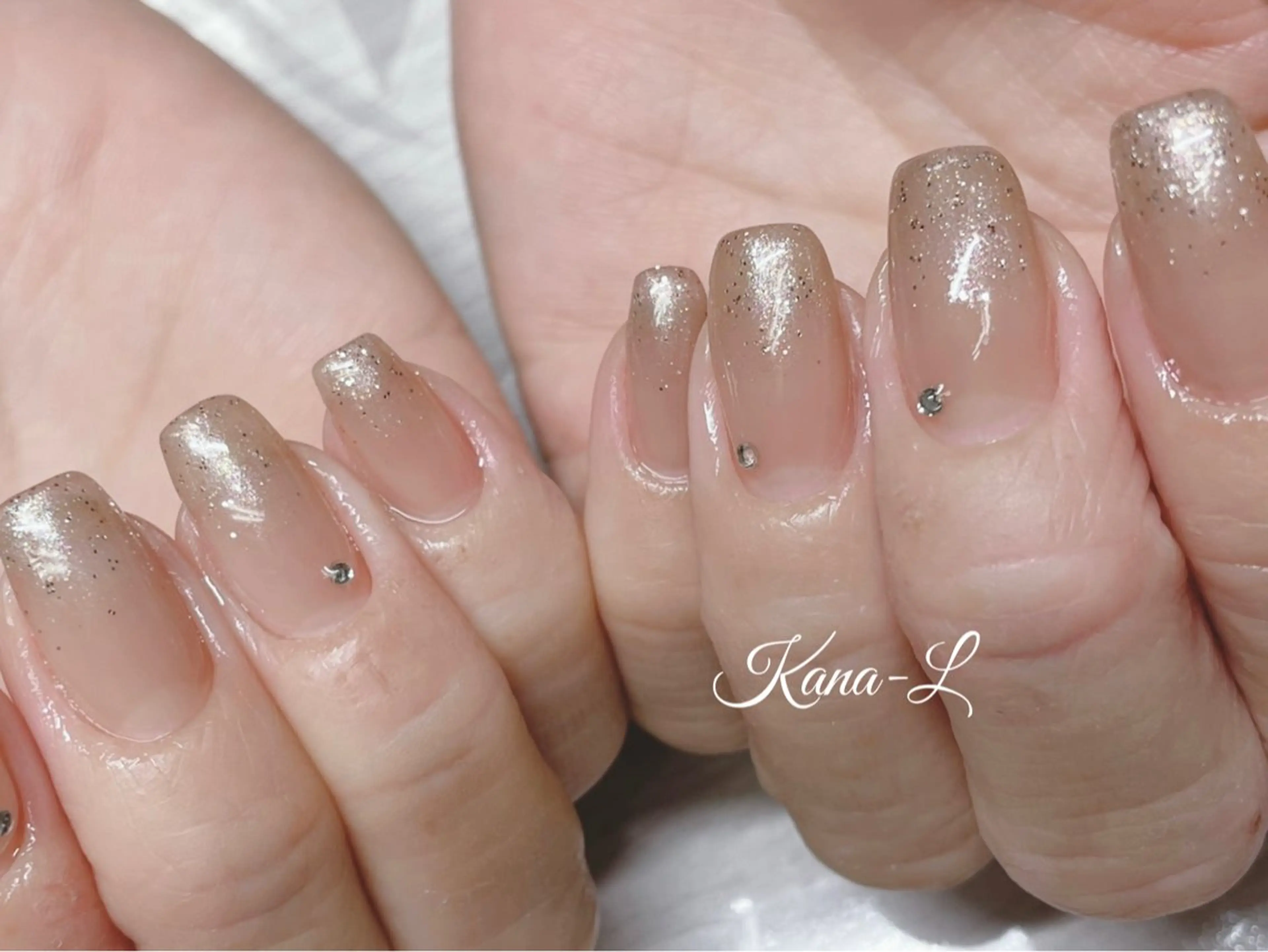 ネイル ジェルネイル グラデーション ラメ(グリッター) マグネットネイル パラジェル 芦辺 香奈のネイルデザイン