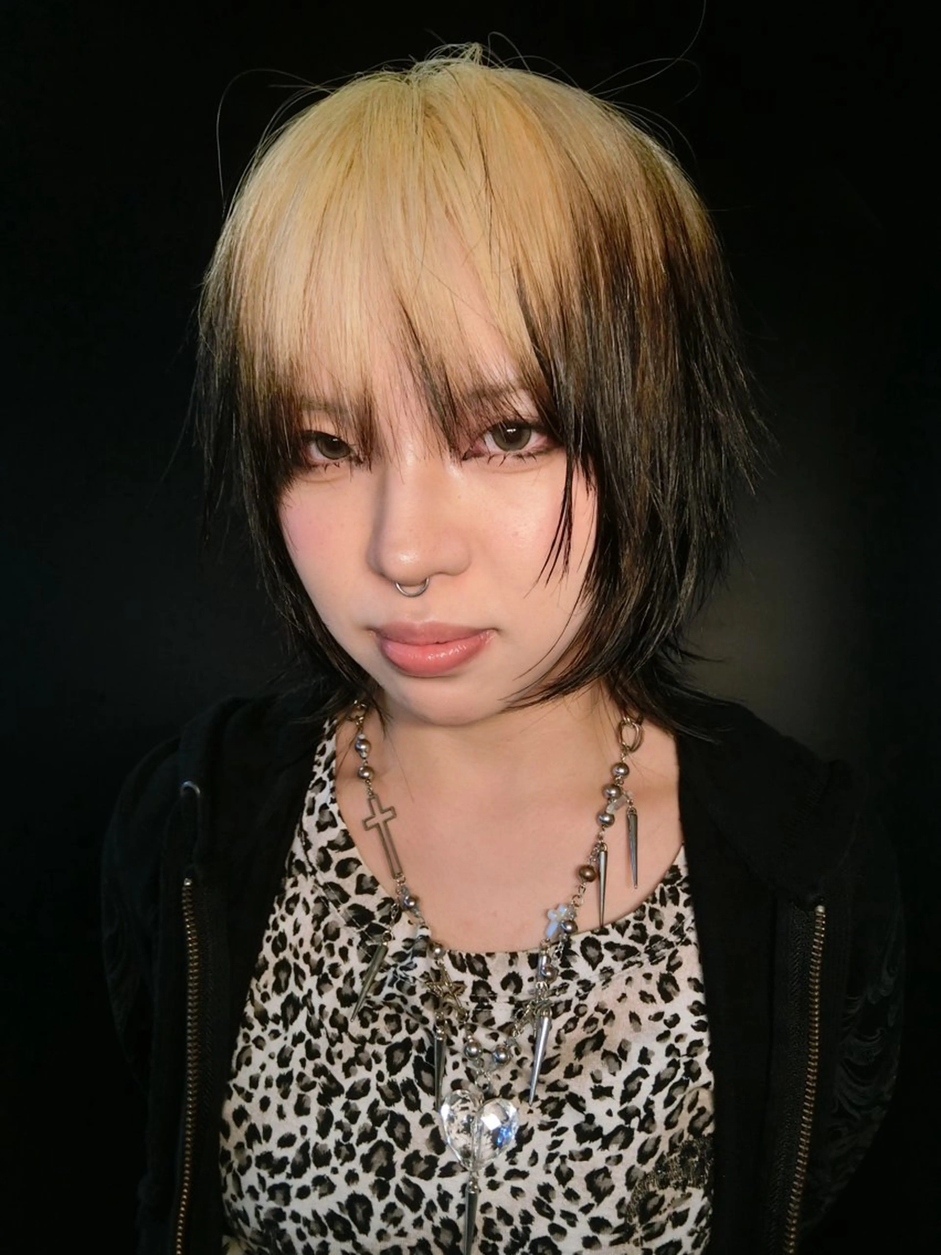 ルーツカラー(ブリーチ＋カラー)の写真