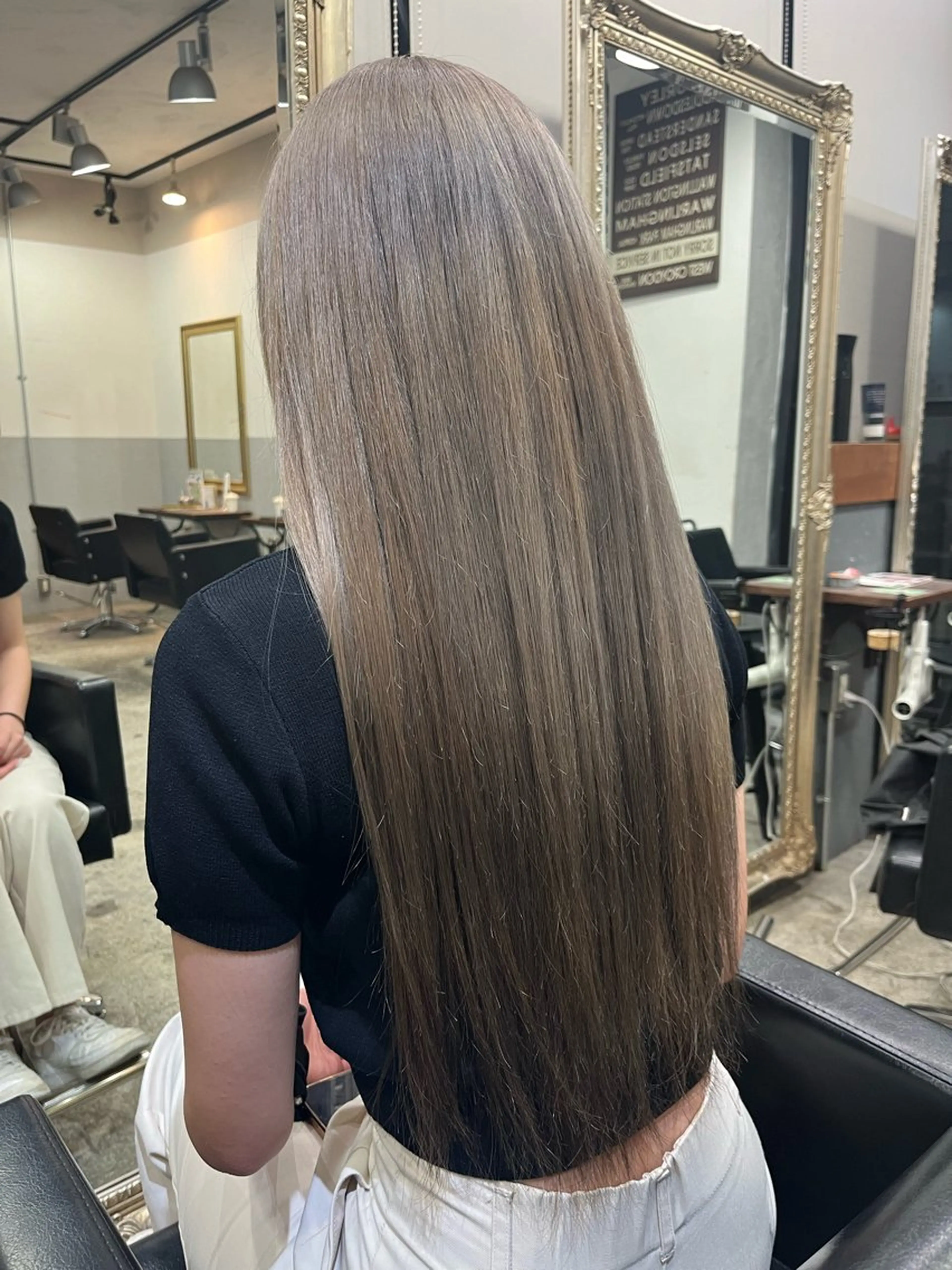 カラー ブリーチ 透明感カラー ダブルカラー 🖤西嶋　桃花🖤 エクステ/レイヤーのヘアスタイル