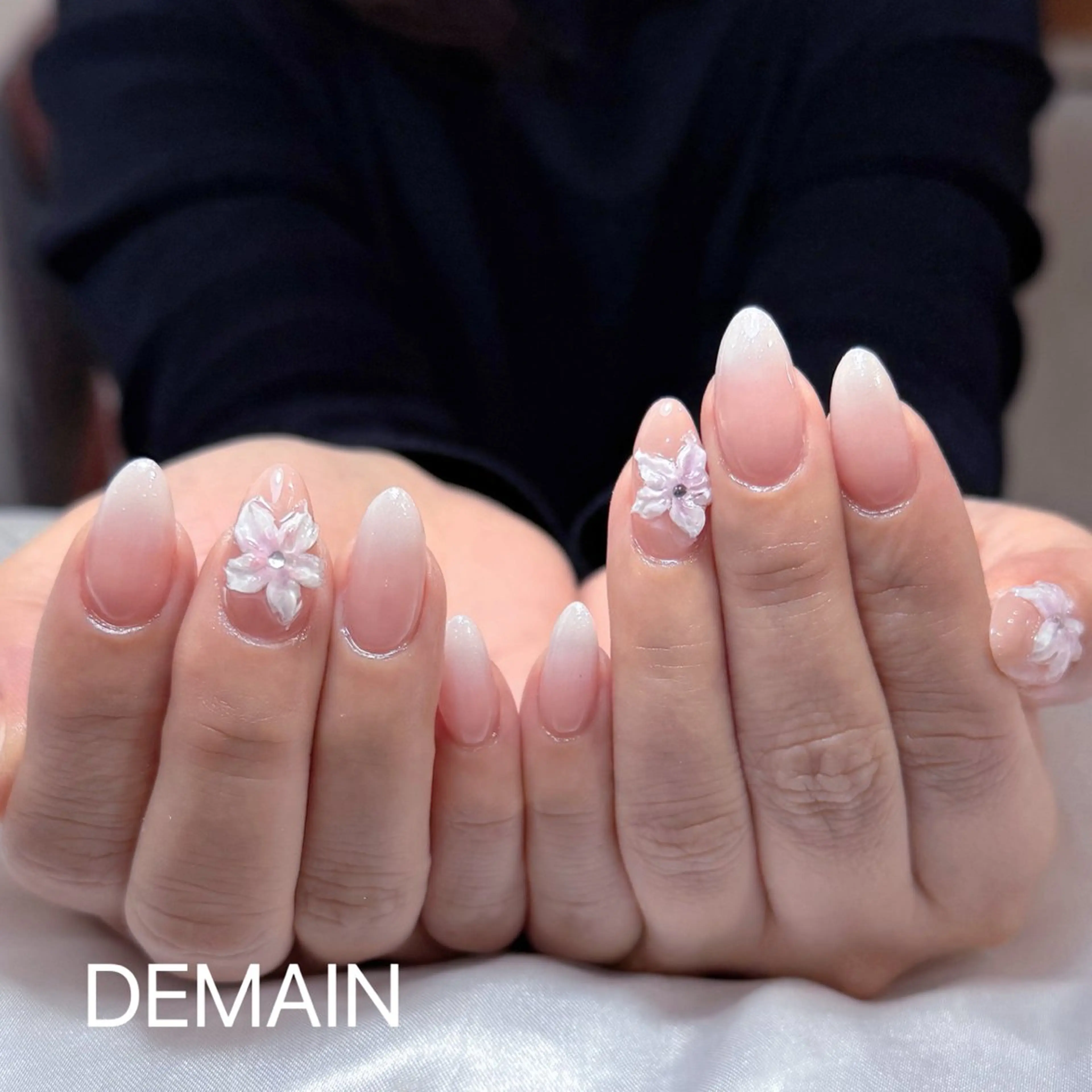 ネイル アートネイル オーロラネイル ガーリー キラキラネイル 韓国ネイル DEMAIN- 🌸のネイルデザイン