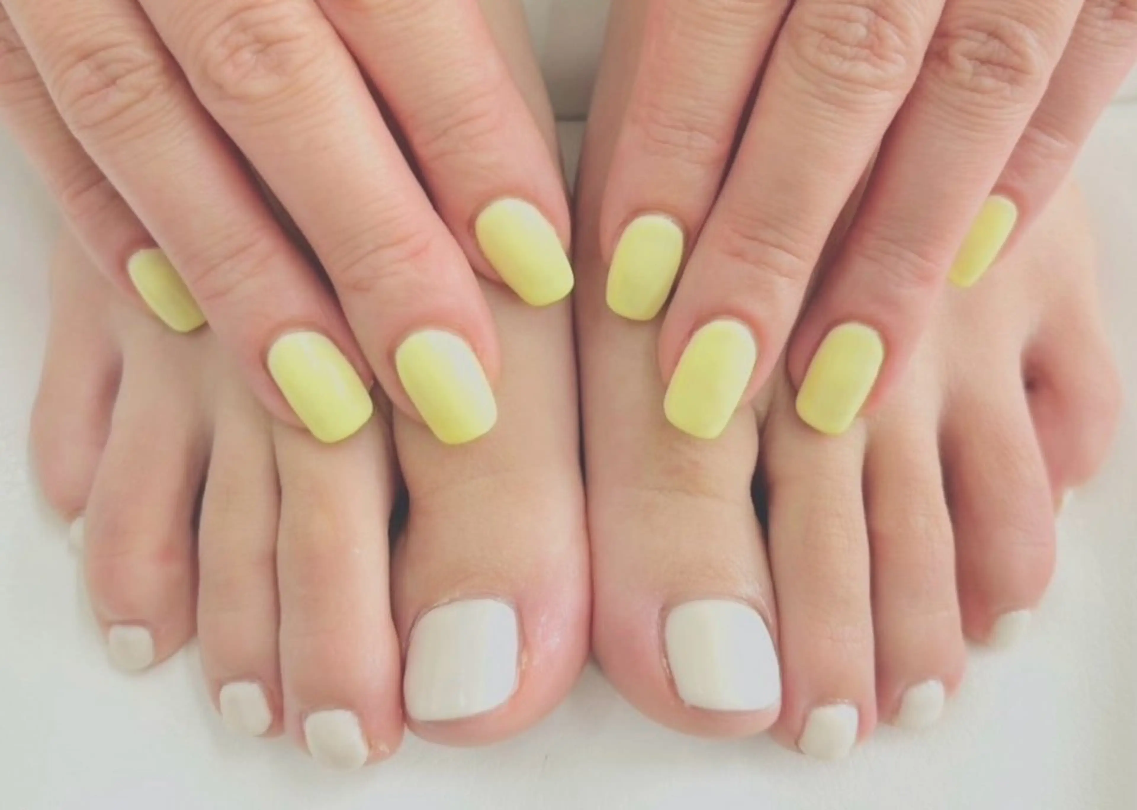 ネイル フットネイル ワンカラーネイル ハンドネイル フットネイル Genesis Plus大津京店のエステ・リラクイメージ