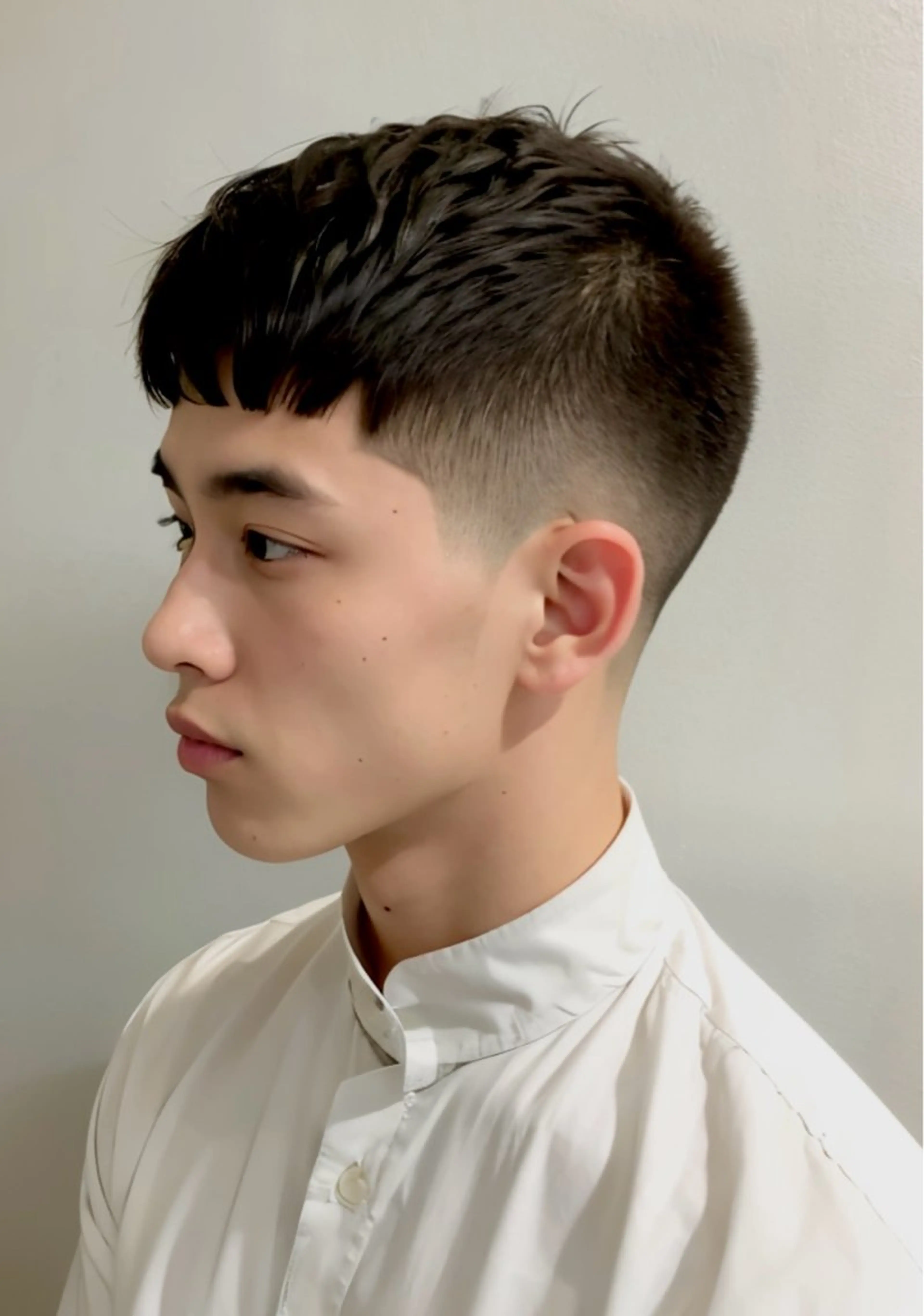 ショート カラー パーマ メンズ フェードカット メンズ韓国風 スキンフェード 刈り上げ メンズベリーショート 🎸メンズ/パーマ/ ショート🎸工藤達哉のヘアスタイル