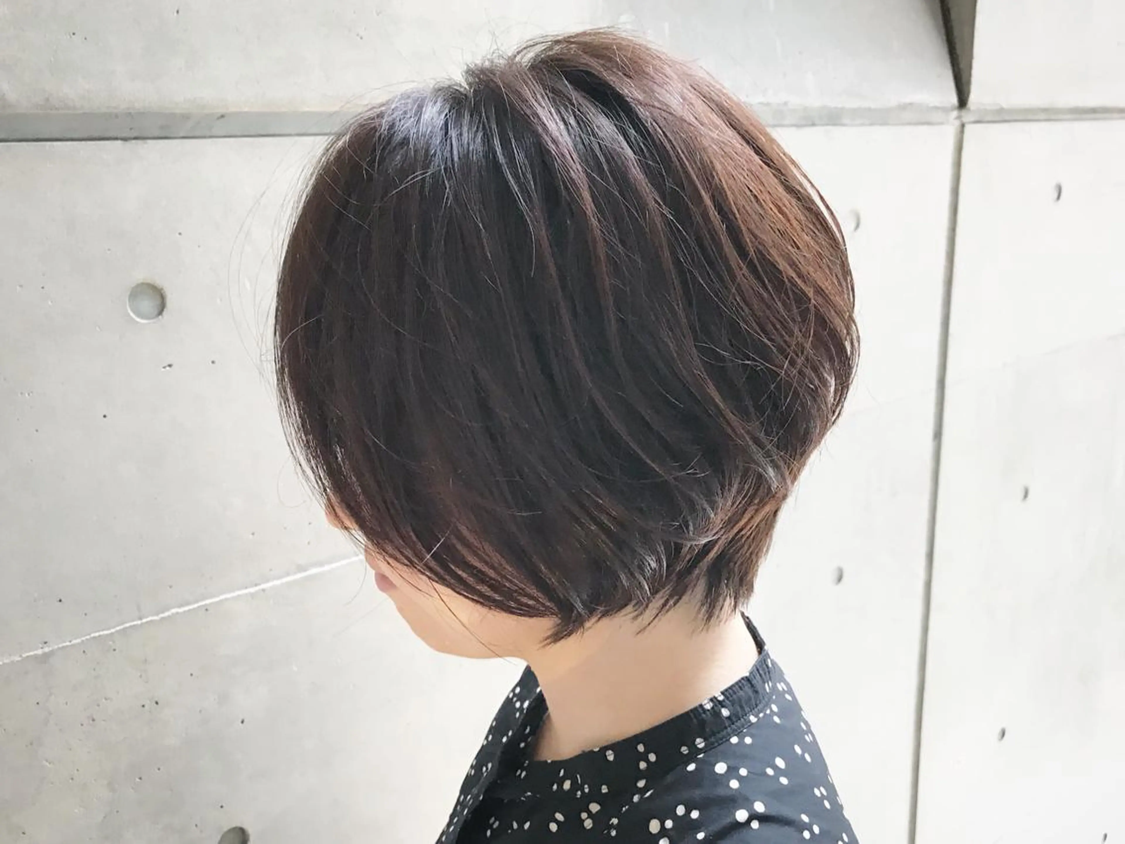 ショート カラー 濱岡 恭子のヘアスタイル