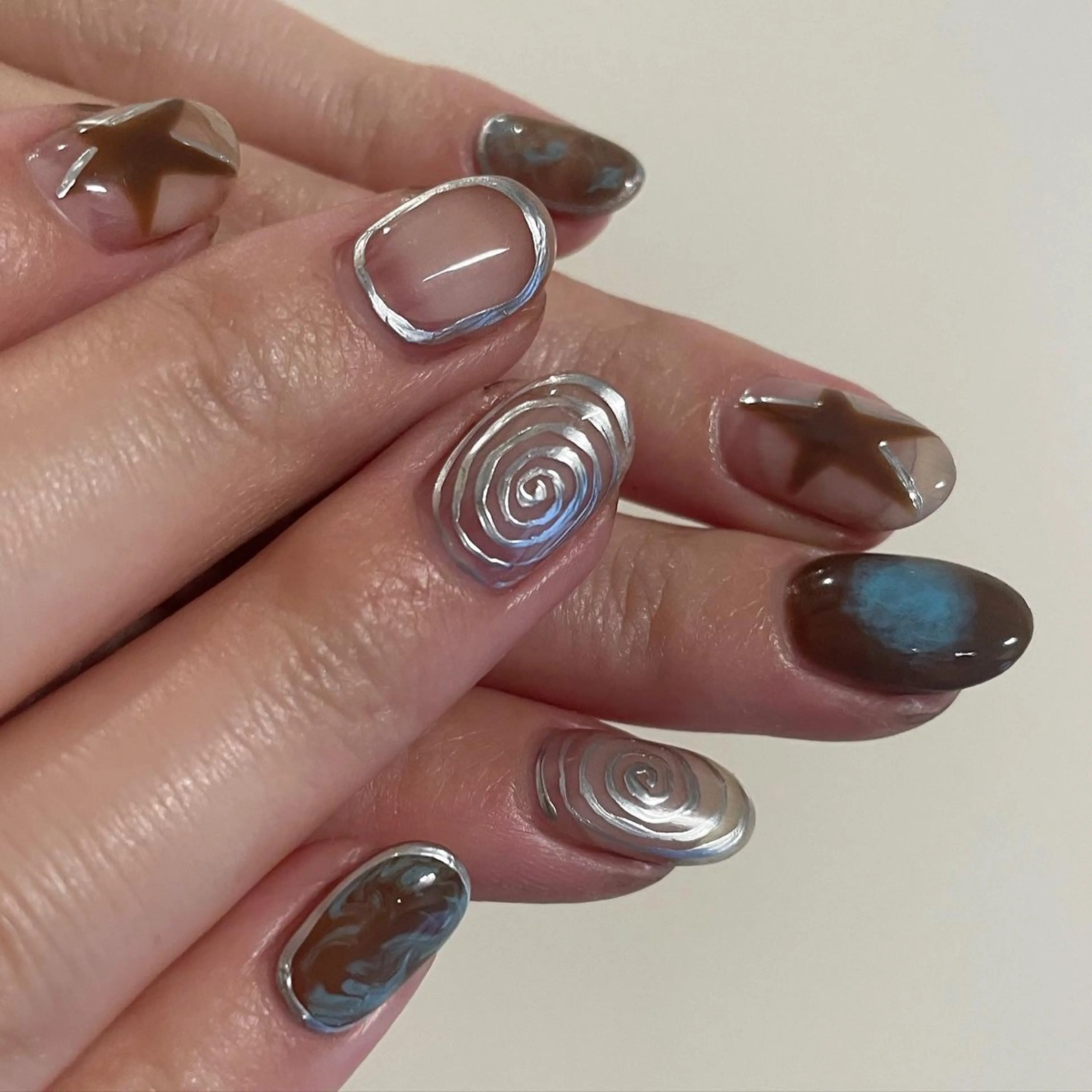 ネイル 韓国ネイル emi 🧸のネイルデザイン