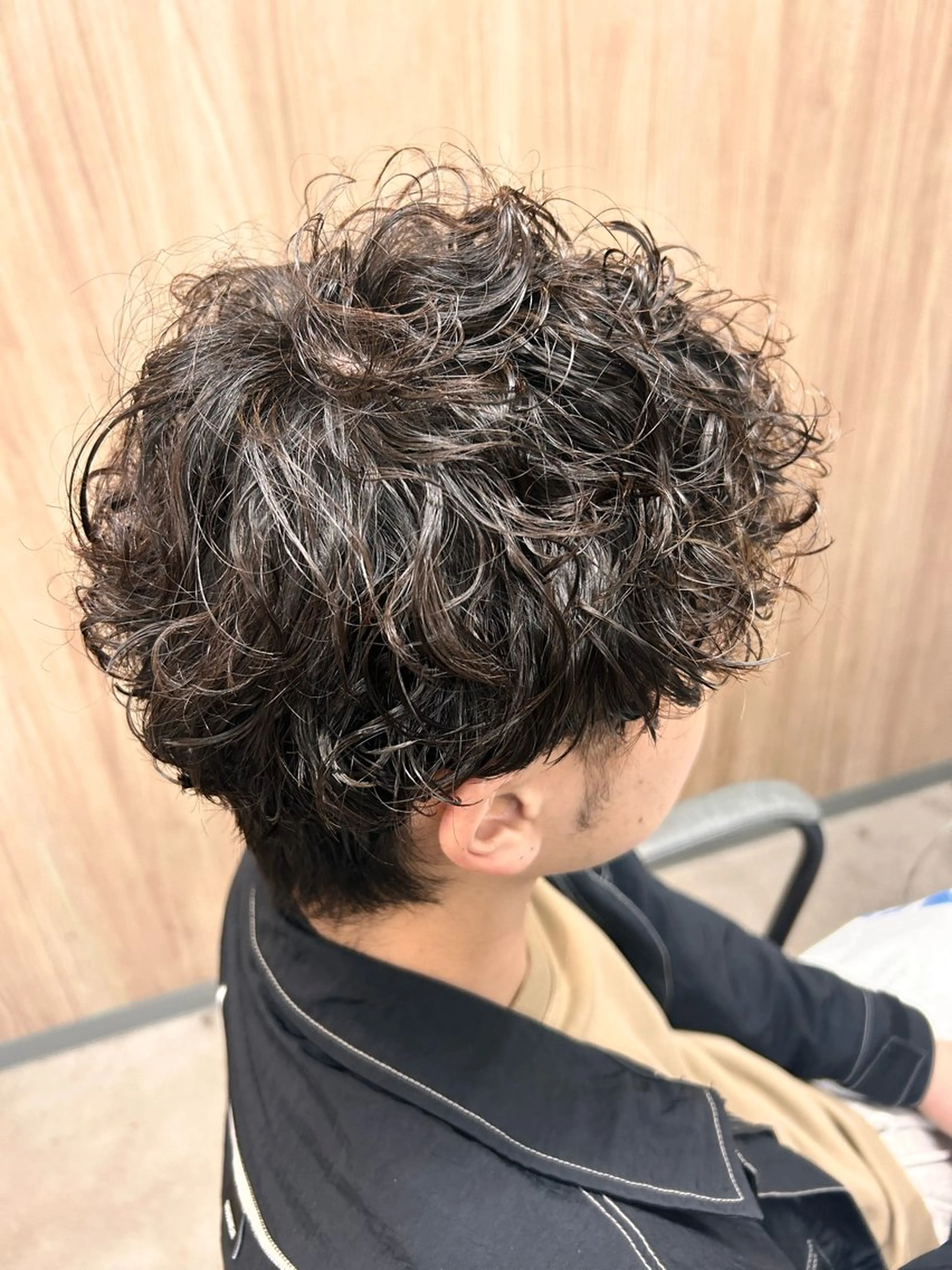 ミディアム パーマ メンズ ミディアムパーマ メンズパーマ プードルパーマ プードルパーマ 【パーマ】【デザイン カラー】拳🌊のヘアスタイル