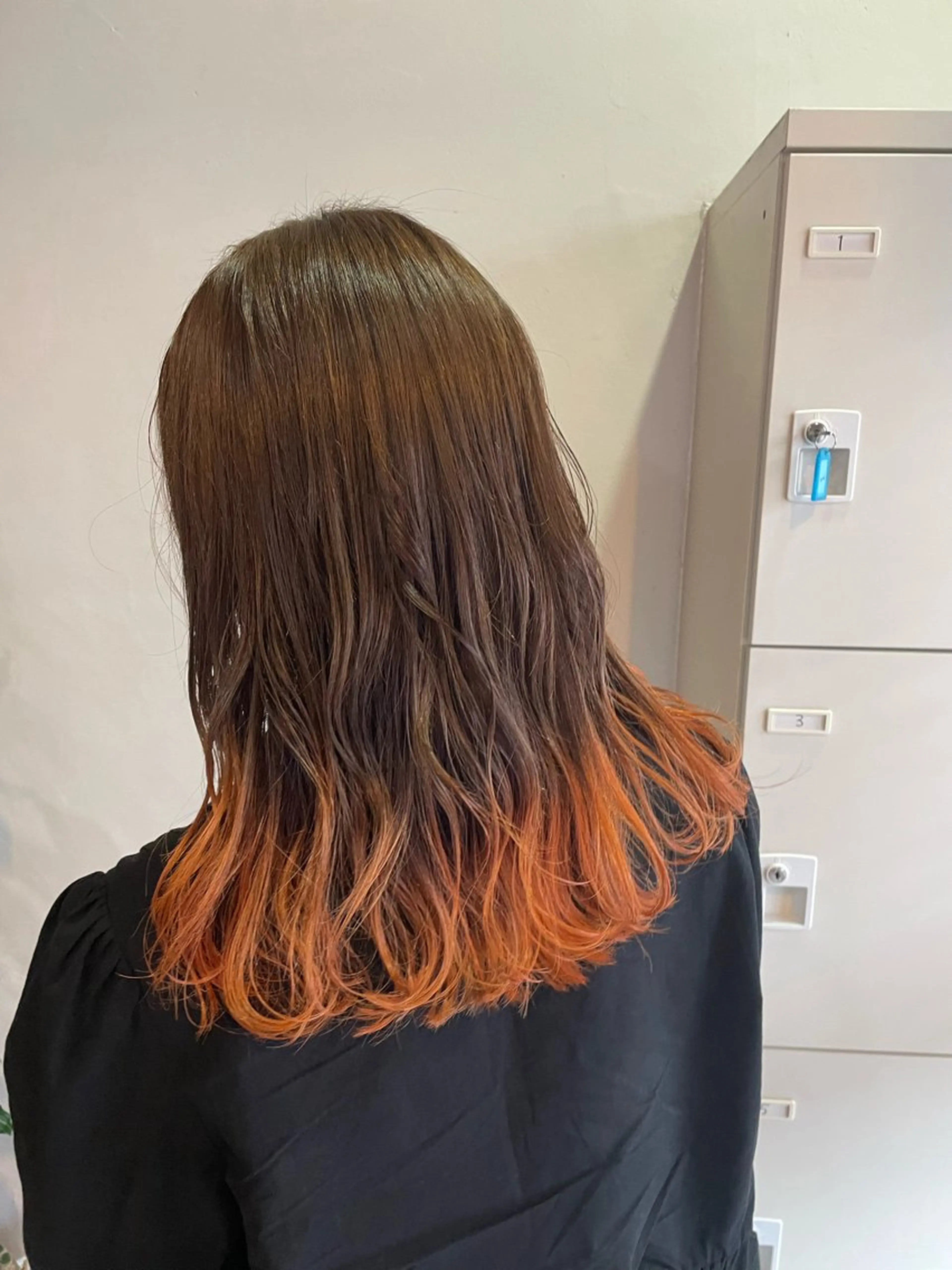 セミロング カラー オレンジ ⛲️every 🌼 平子 歩美 ☺︎のヘアスタイル