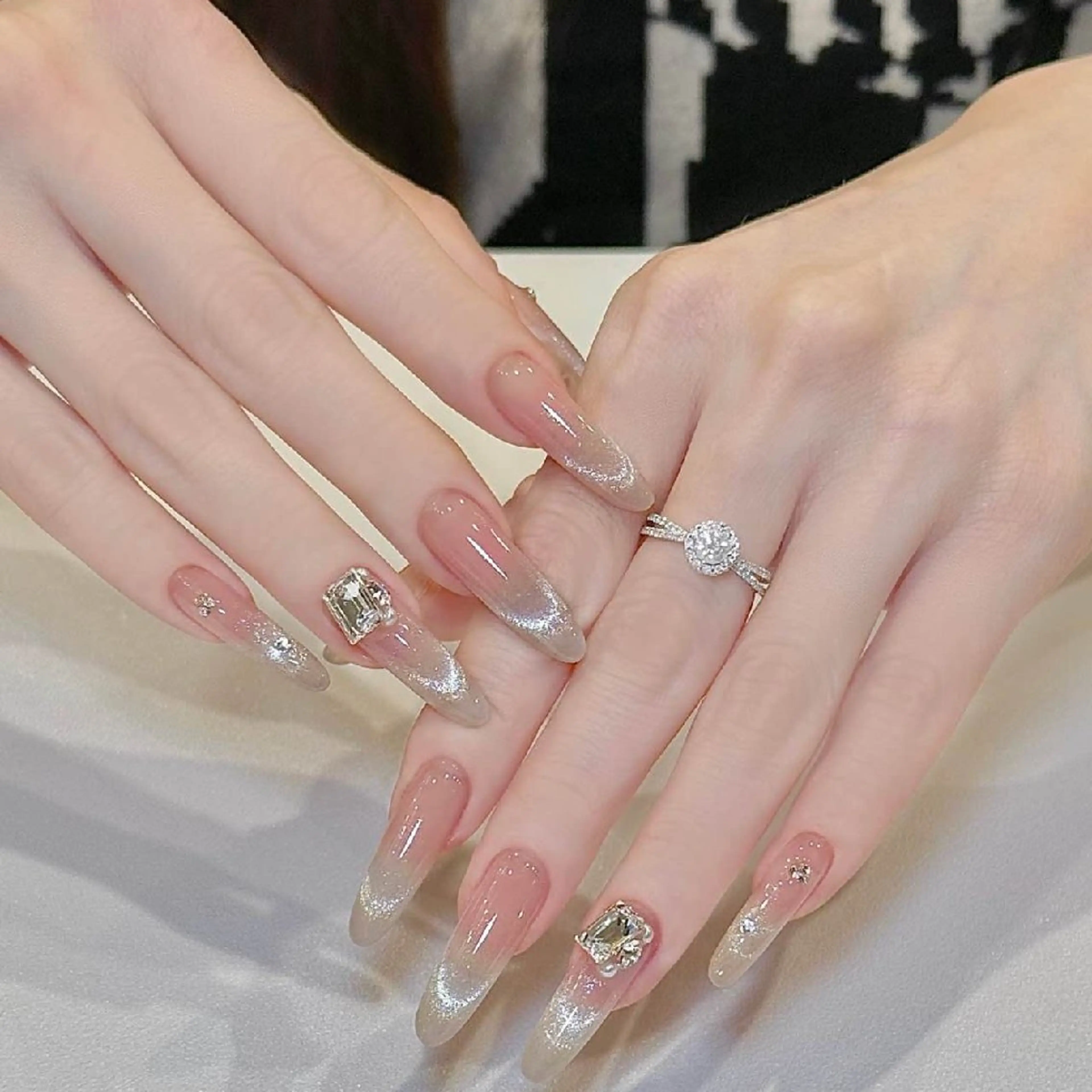 ネイル 小島 阿佑美のネイルデザイン