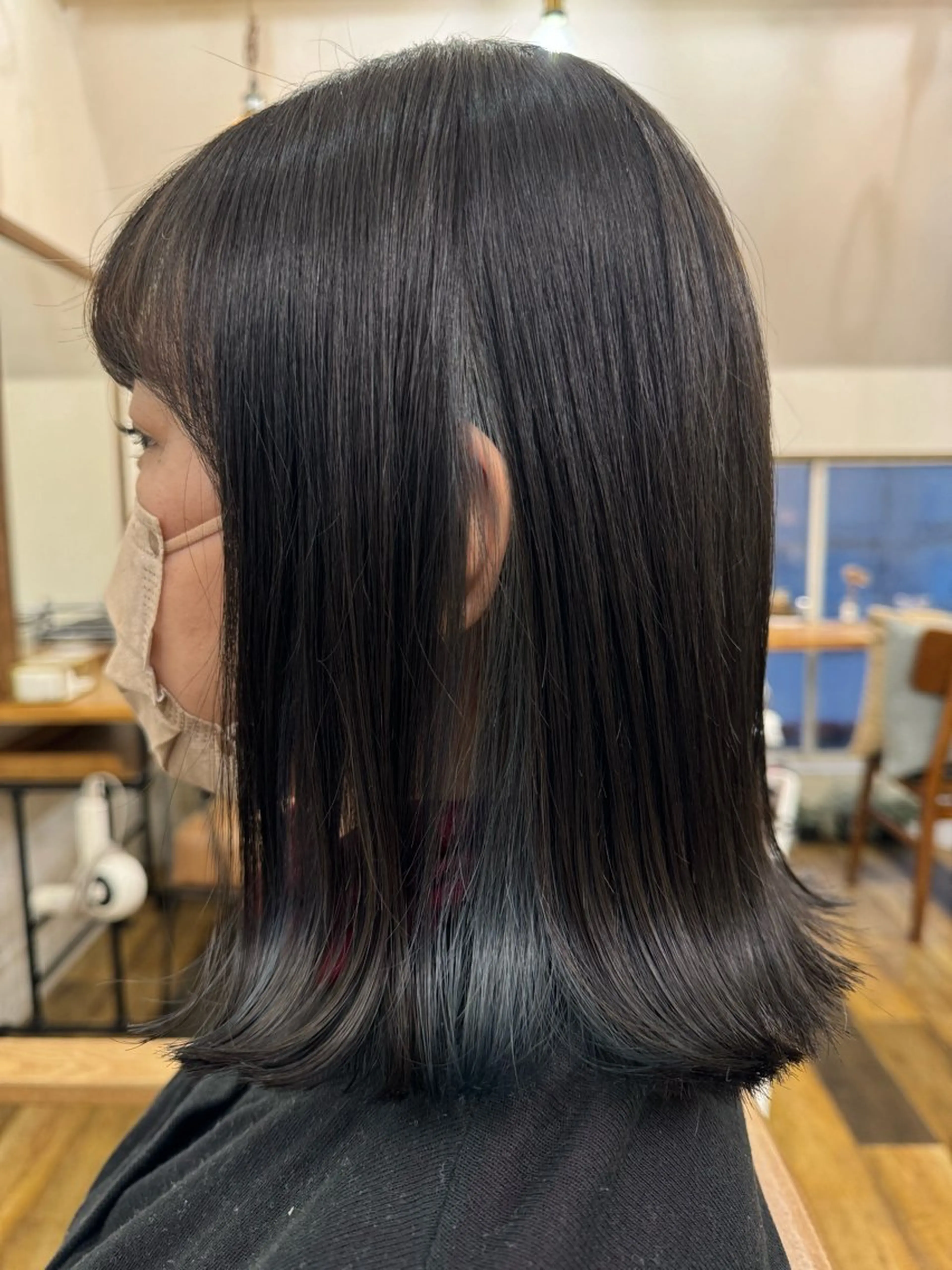 ミディアム カラー ブリーチ ブルーカラー 外ハネヘア ヘアカラー トリートメント ブリーチなし透明感 タケザワミキのヘアスタイル