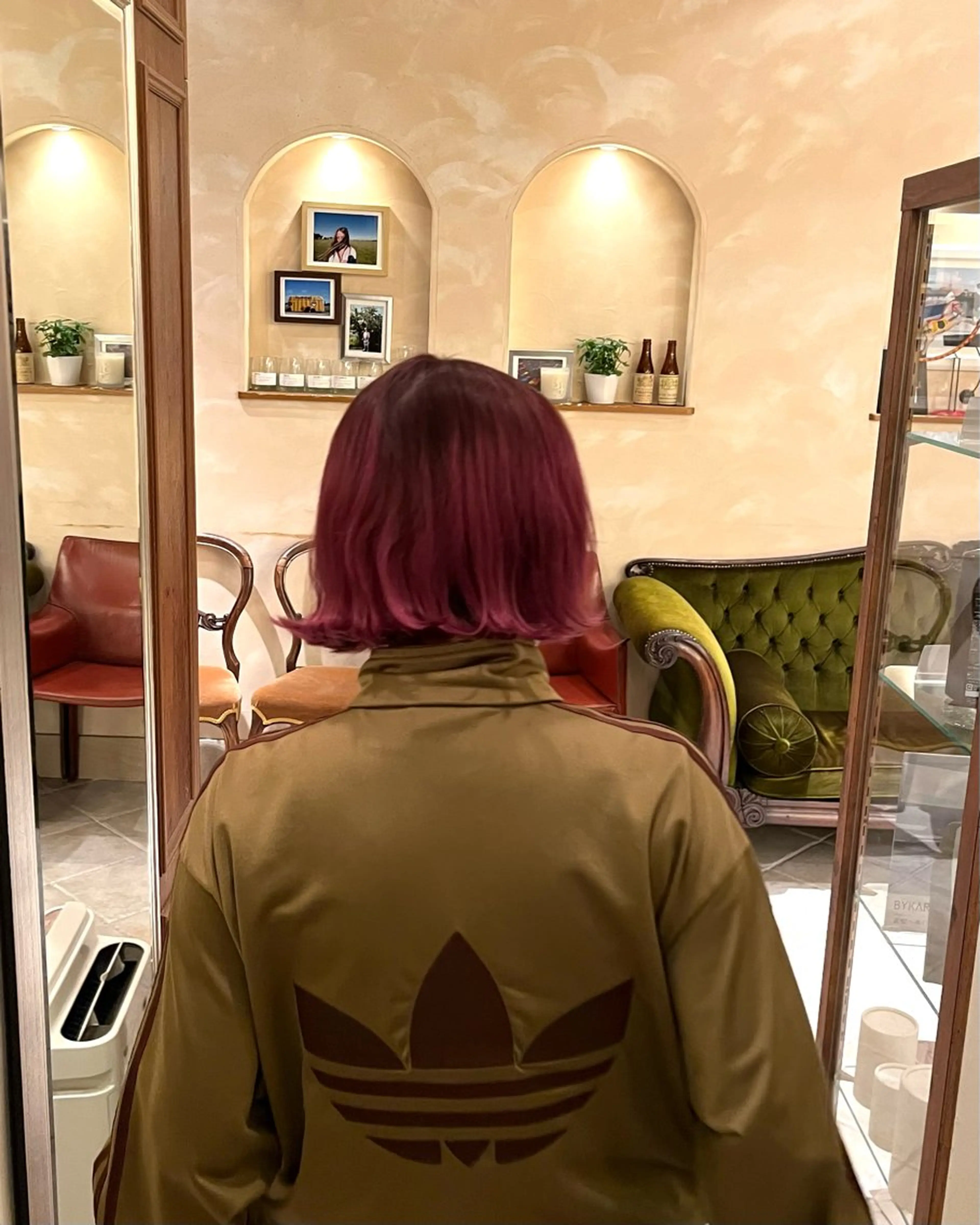 ショート カラー ボブ 青山 莉奈のヘアスタイル