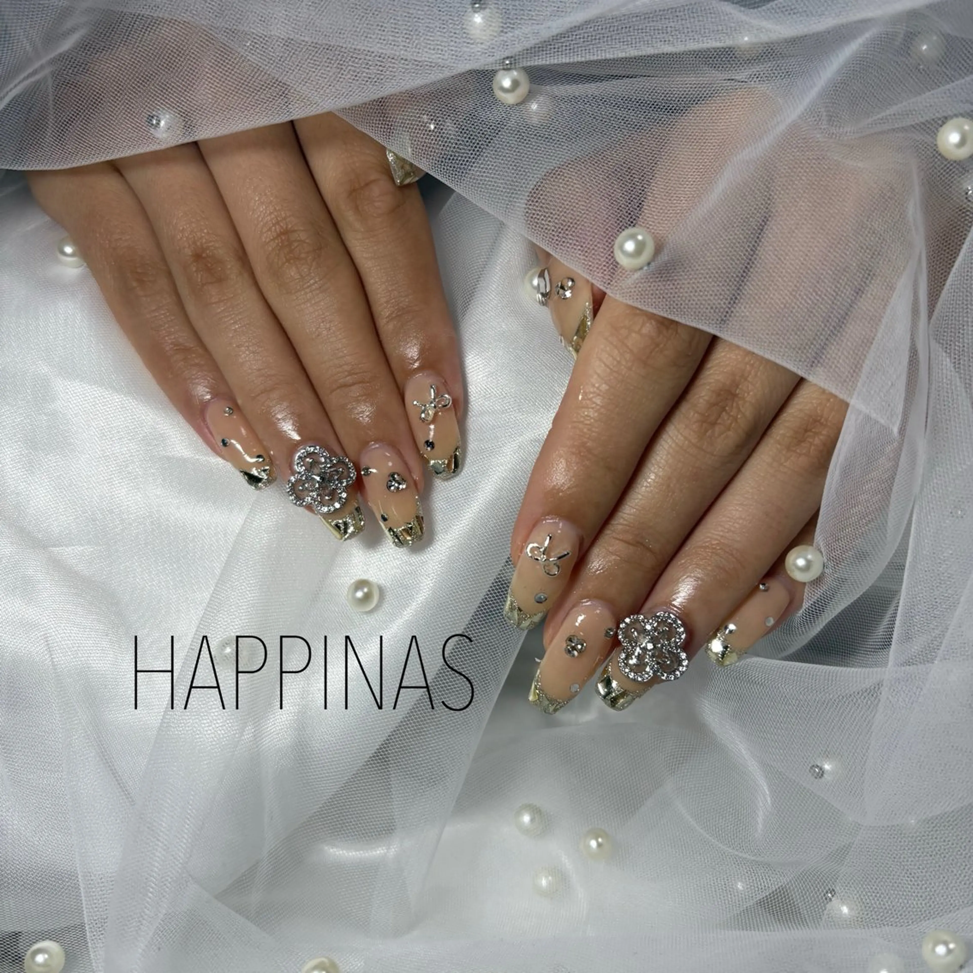 ネイル フレンチネイル ガラスフレンチ ハンドネイル HAPPINAS所属・HAPPINAS kotomiのネイルデザイン