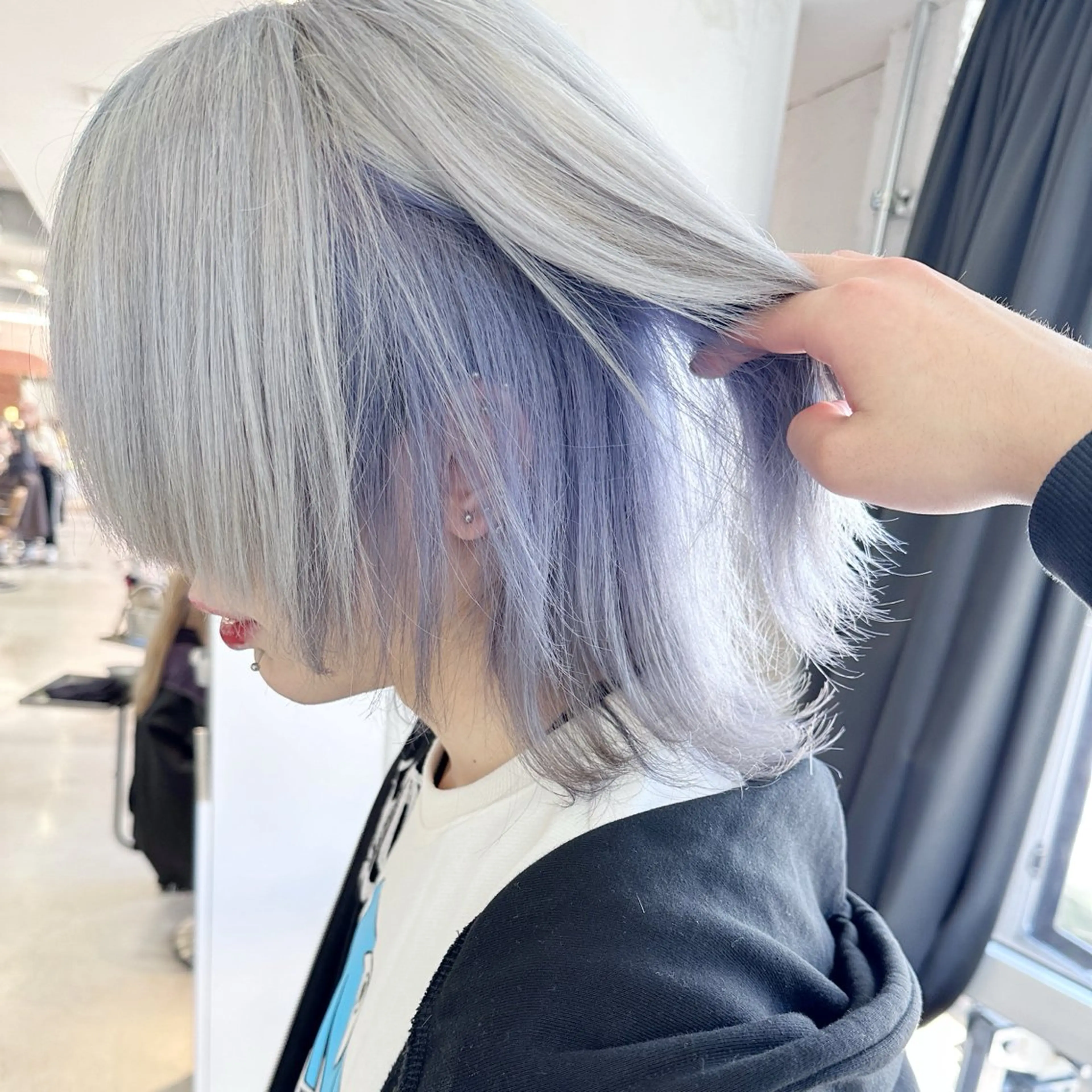 ミディアム カラー ベージュカラー ブリーチ ブルーカラー ケアブリーチ ダブルカラー ヘアカラー トリートメント レイヤーブリーチ特化 ホワイト専門/岸のヘアスタイル