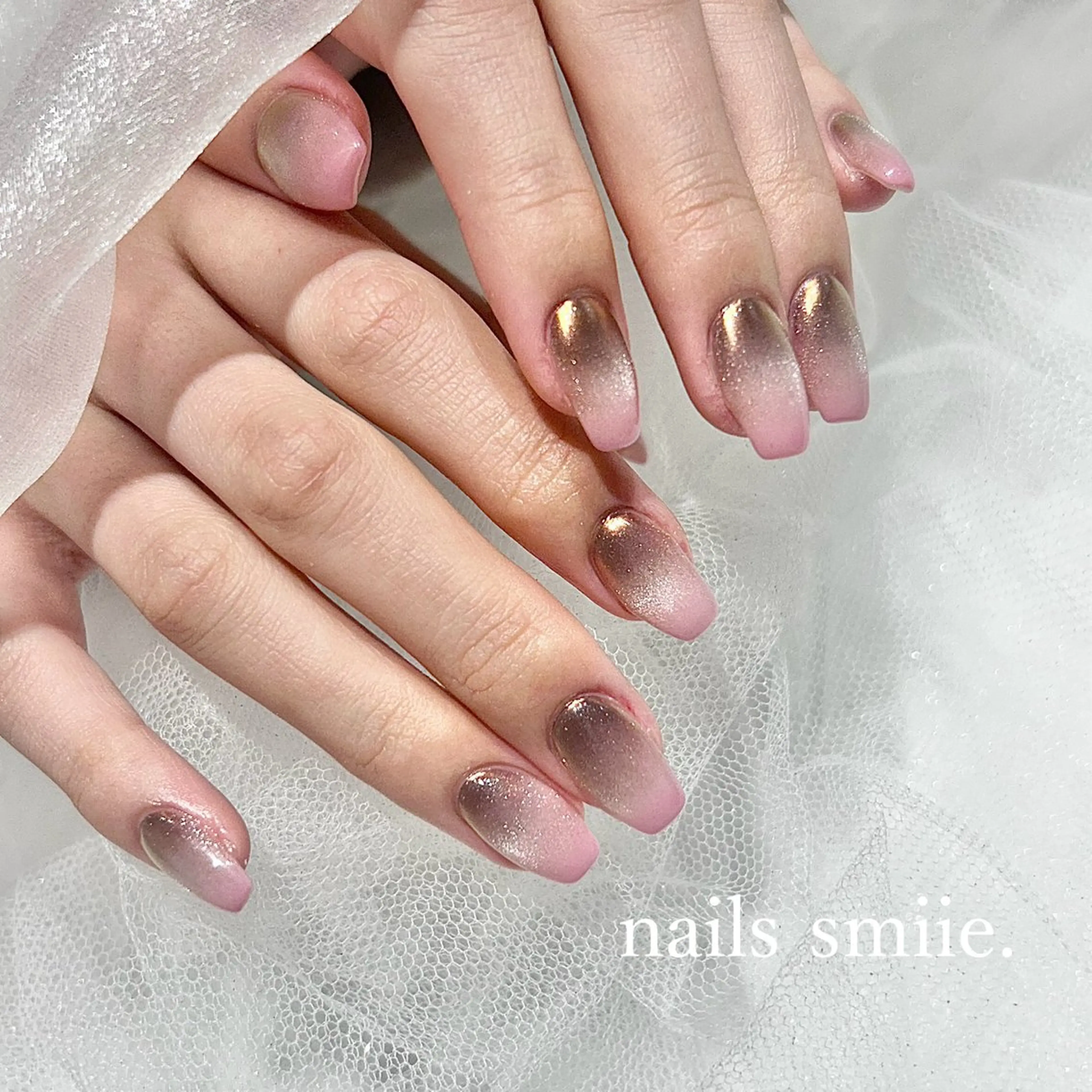 ネイル グラデーション マグネットネイル ミラーネイル ショートネイル nails smiie.のネイルデザイン
