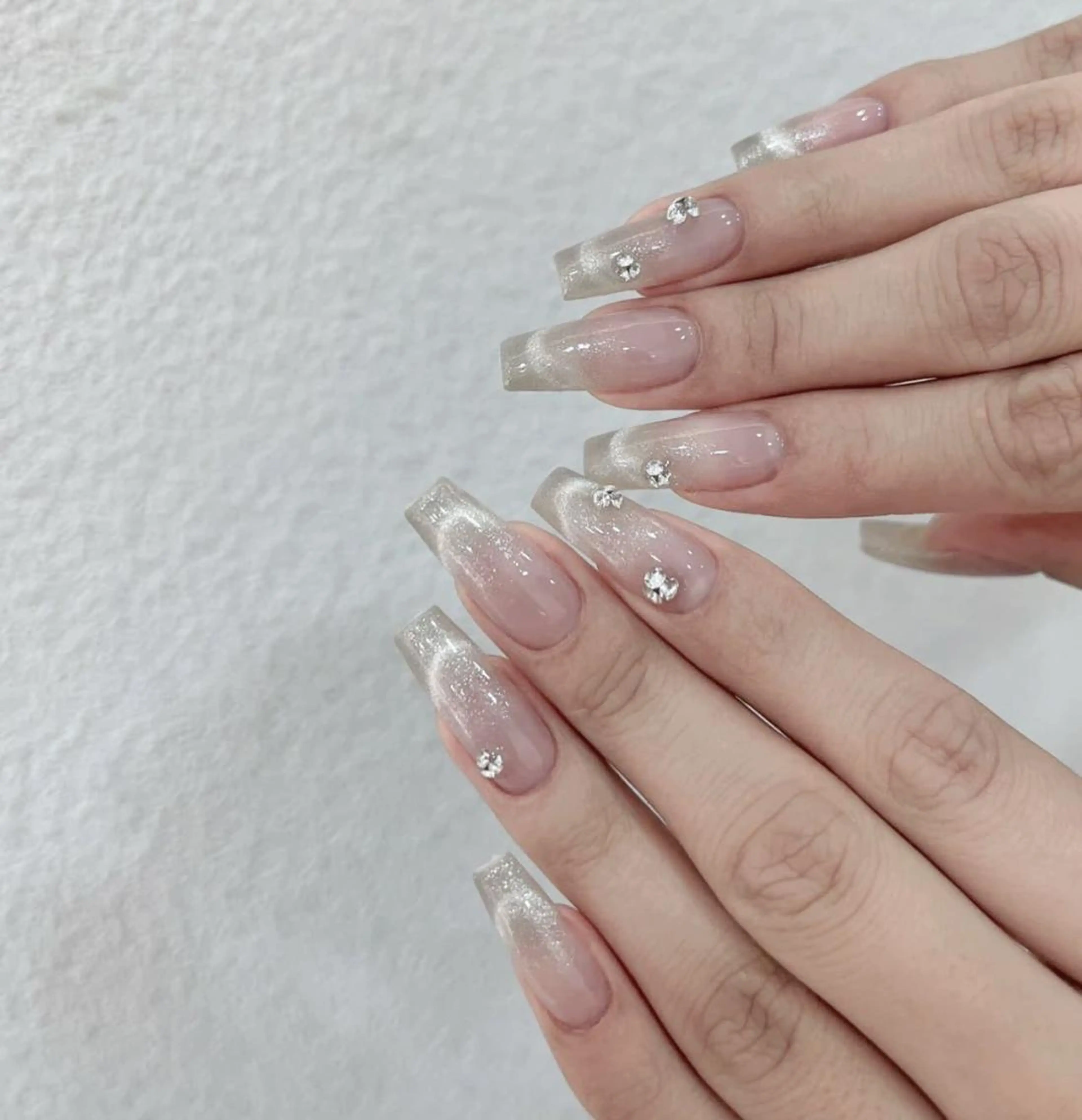 ネイル アートネイル 長さ出し ネイルチップ Queens ciciのネイルデザイン