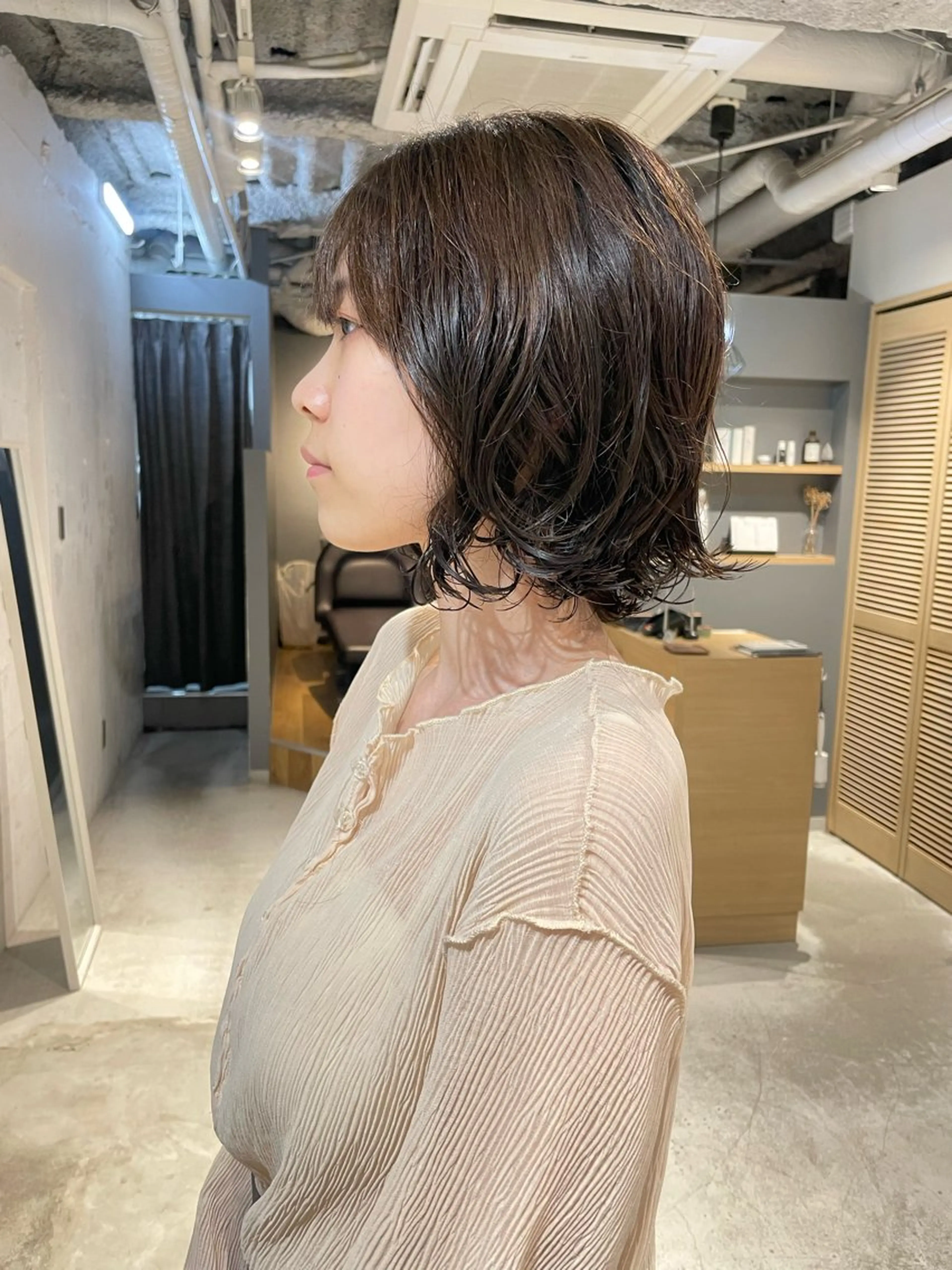 ミディアム パーマ ミディアムパーマ ニュアンスパーマ レイヤー×初 パーマ|hinakoのヘアスタイル