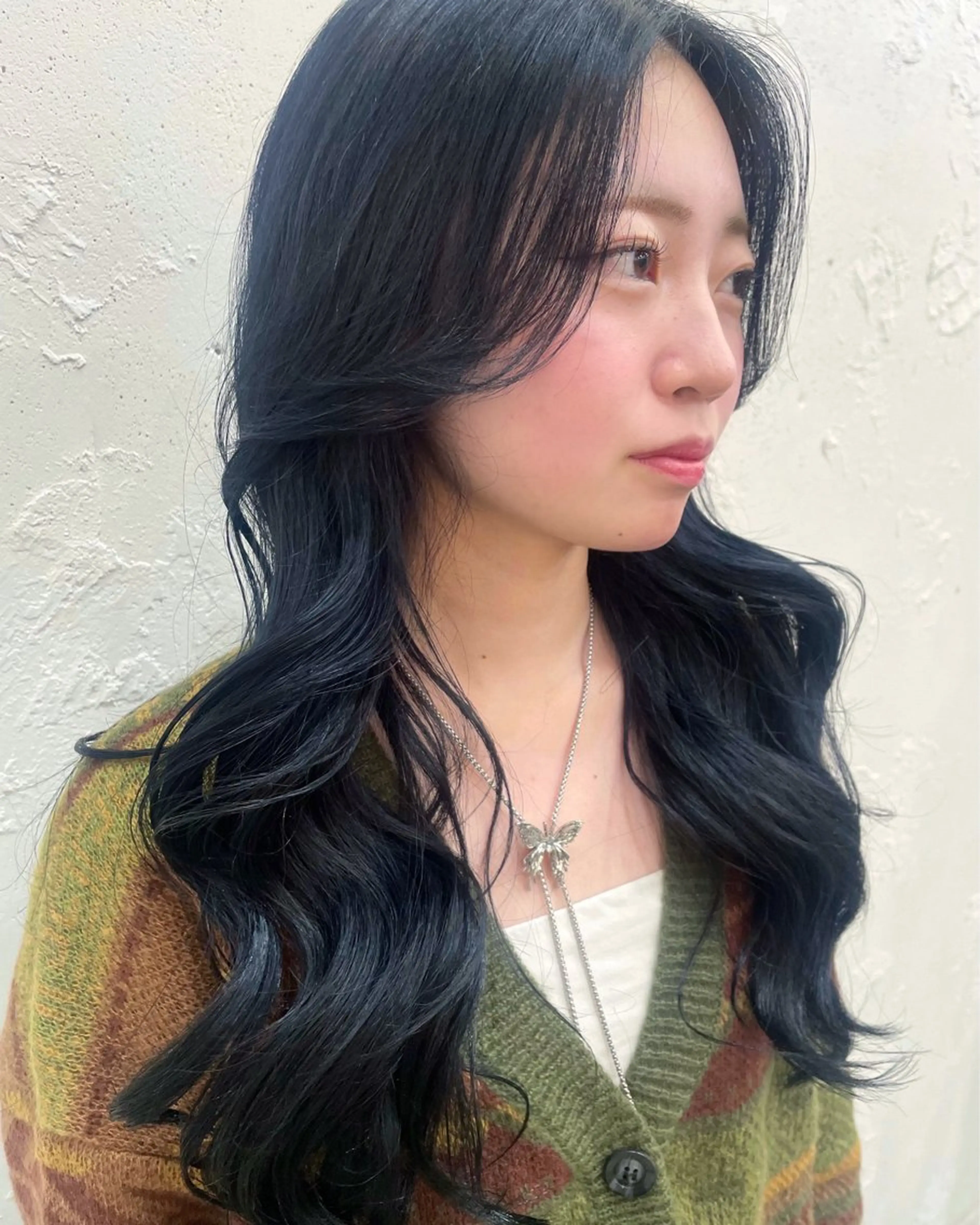 ロング カラー 黒髪 ブルーカラー ブルーブラック 透明感カラー ROMMY.所属・ナカノユウ/本厚木/ レイヤーカットのヘアスタイル