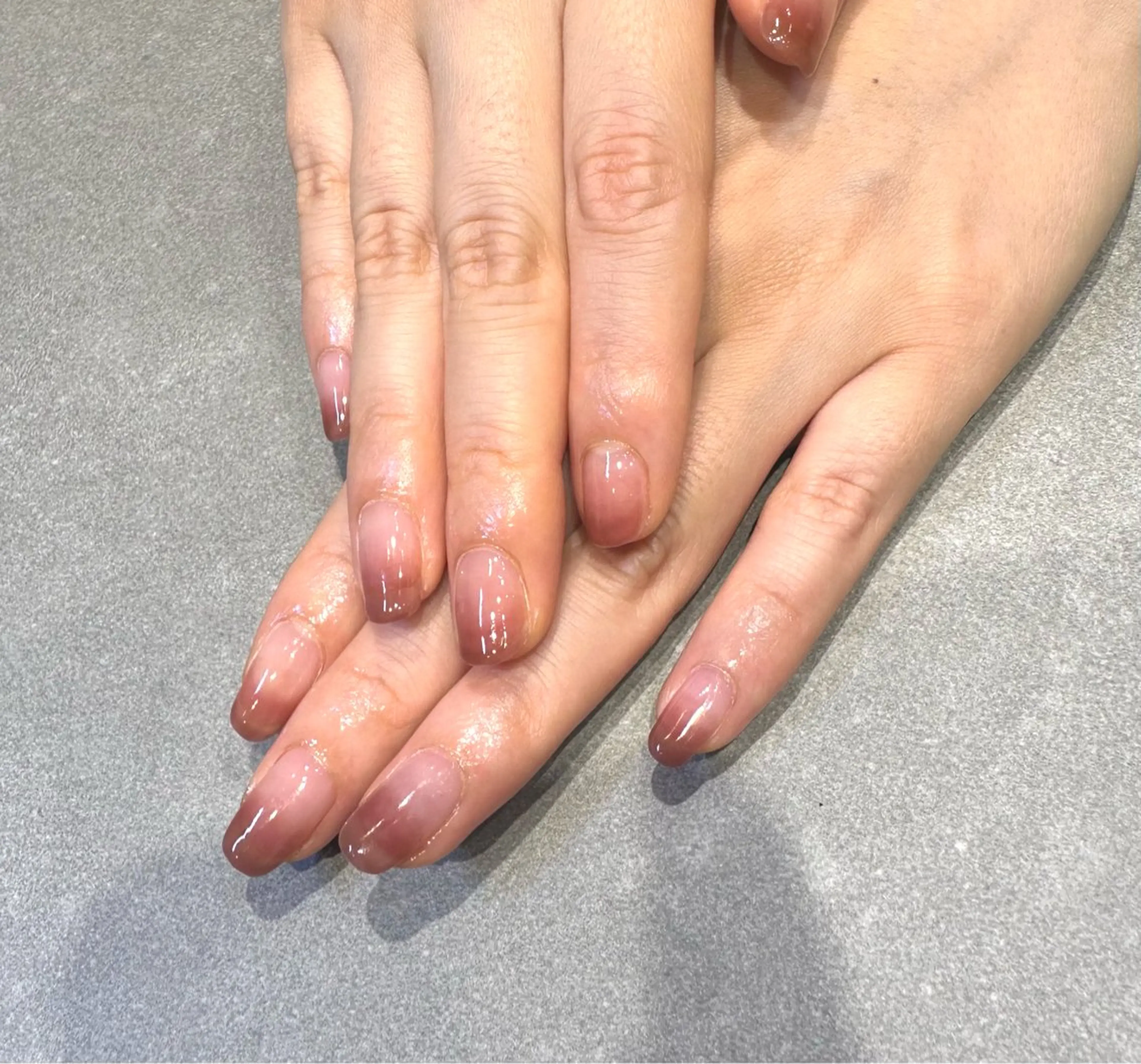 【オフなし】グラデーション💅ラメグラ🙆♀️パーツ追加(別途料金)OK🙆♀️の写真