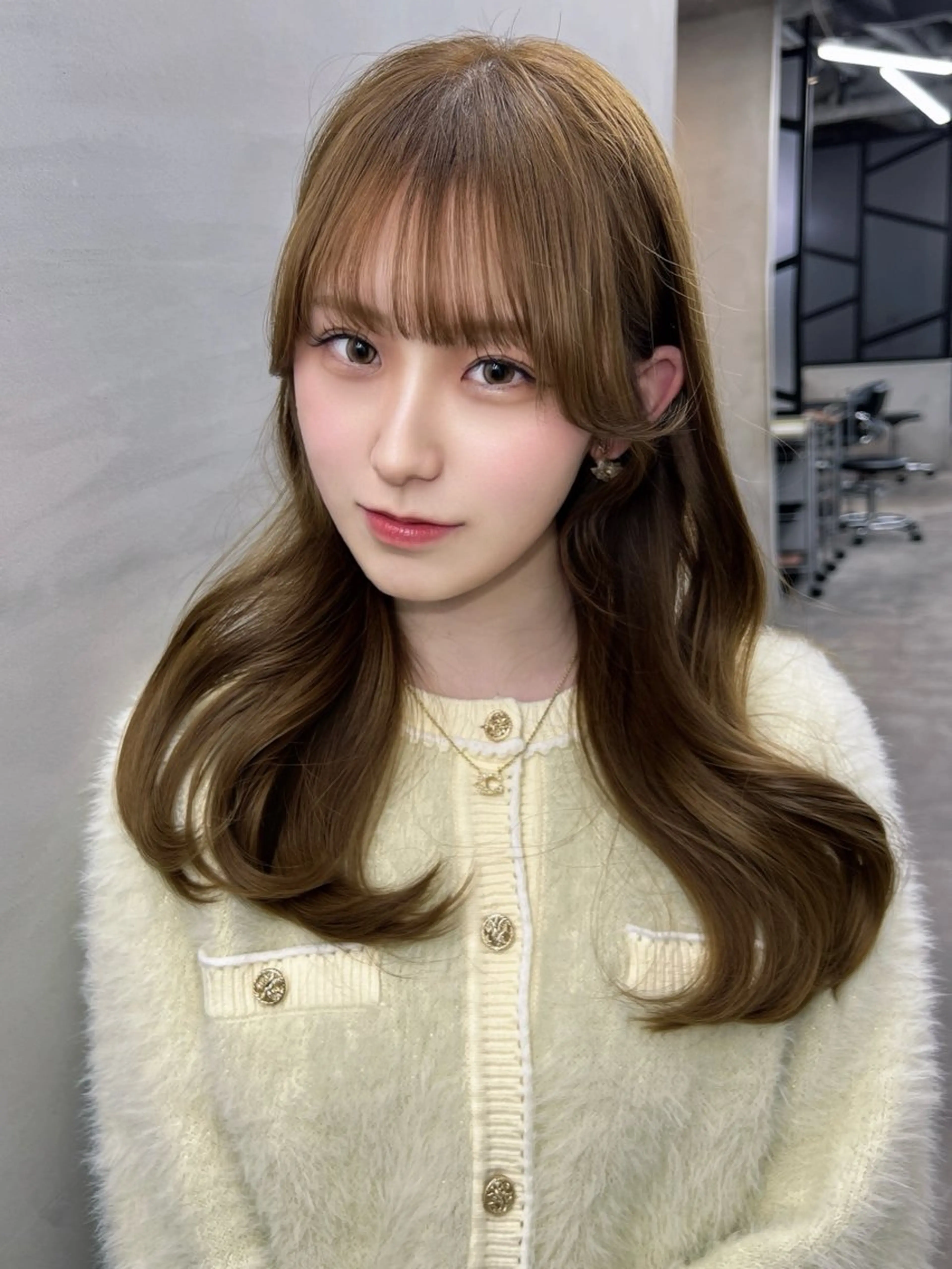 セミロング カラー ベージュカラー ヘーゼル カット ヘアカラー トリートメント 前髪/顔まわりカット 艶髪/髪質改善/縮毛のヘアスタイル