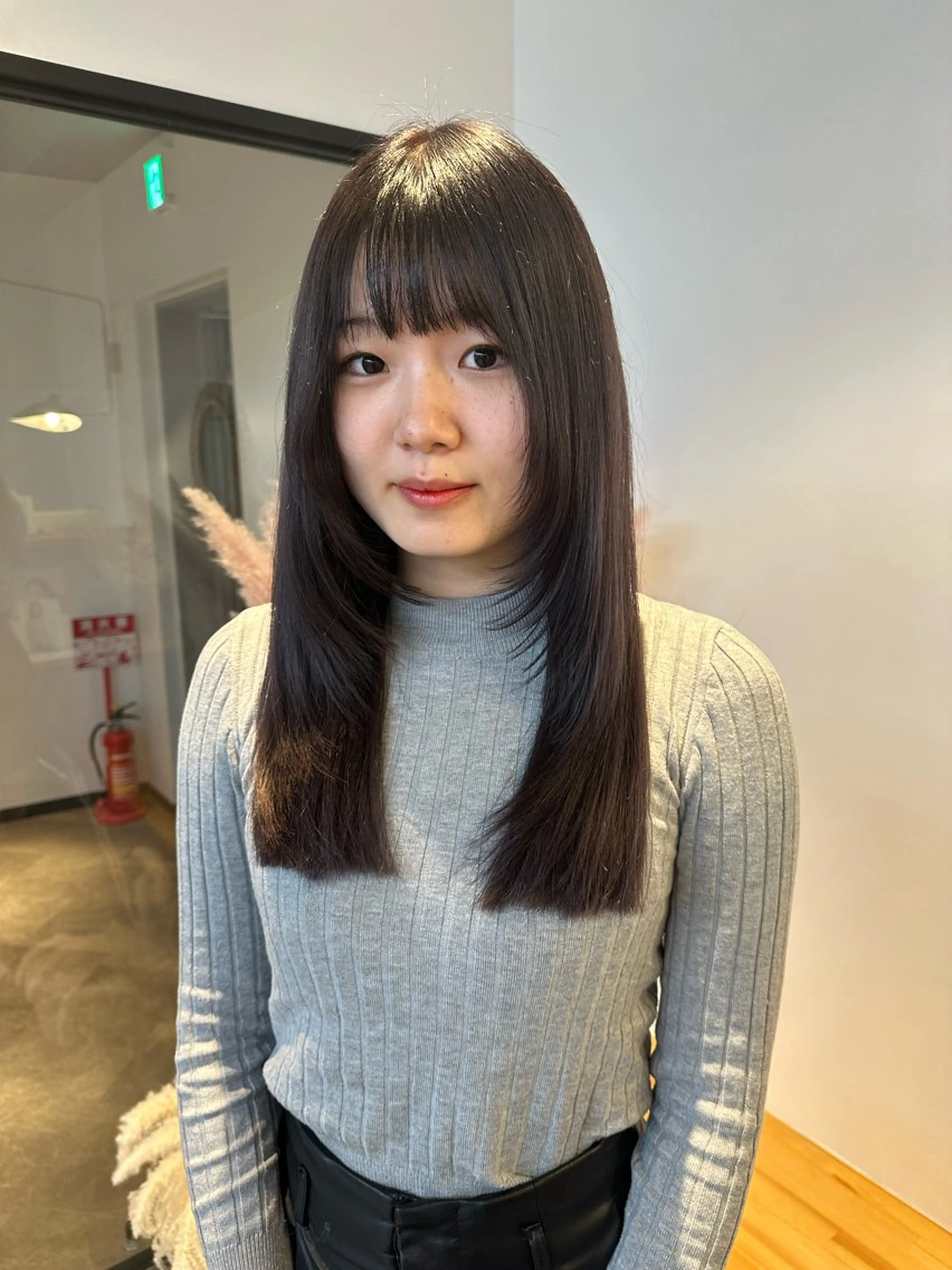 セミロング yuika .のヘアスタイル