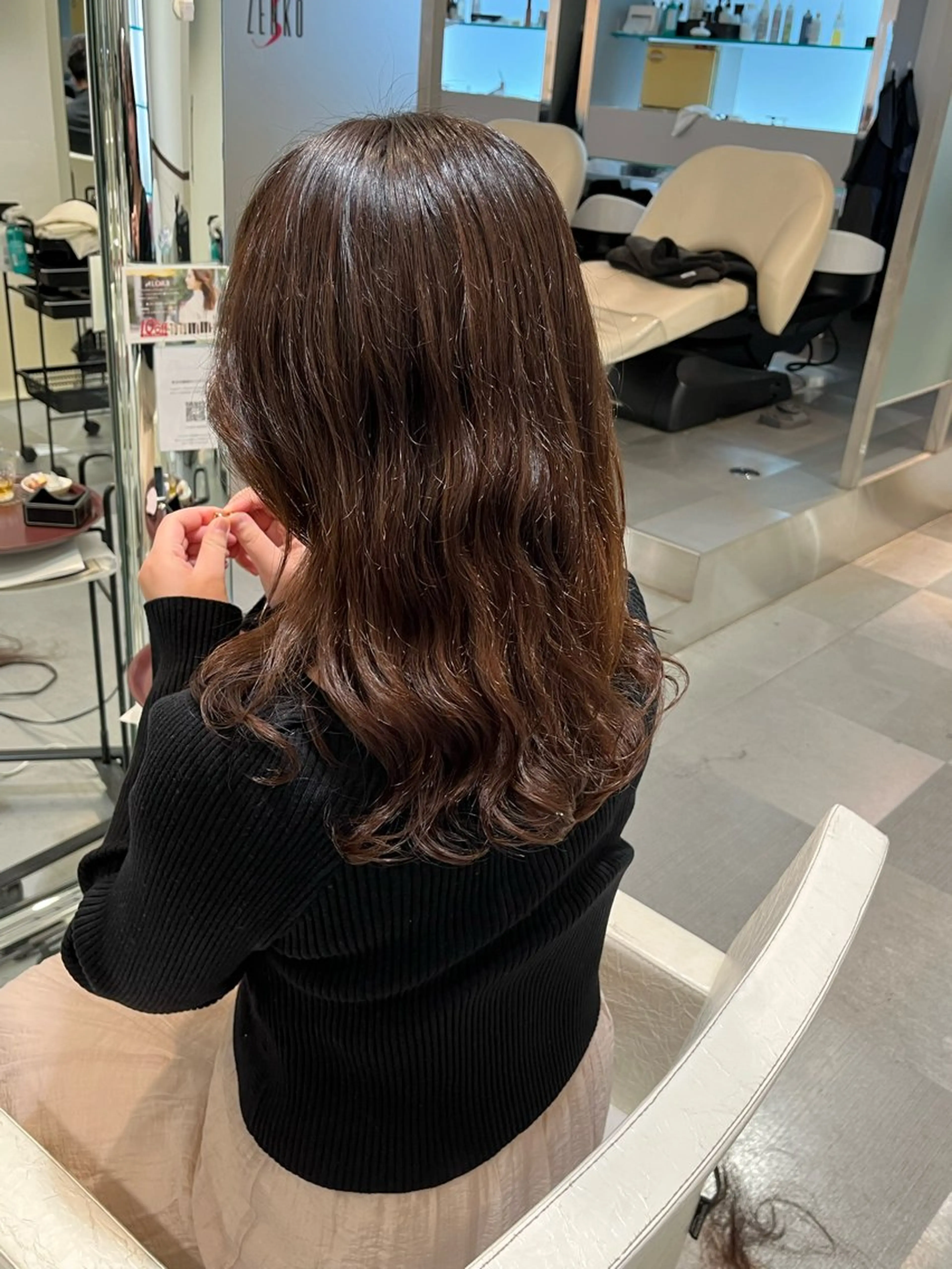 ロング パーマ 韓国風ヘア カット パーマ トリートメント コテ巻き風パーマ 藤澤　知彌のヘアスタイル