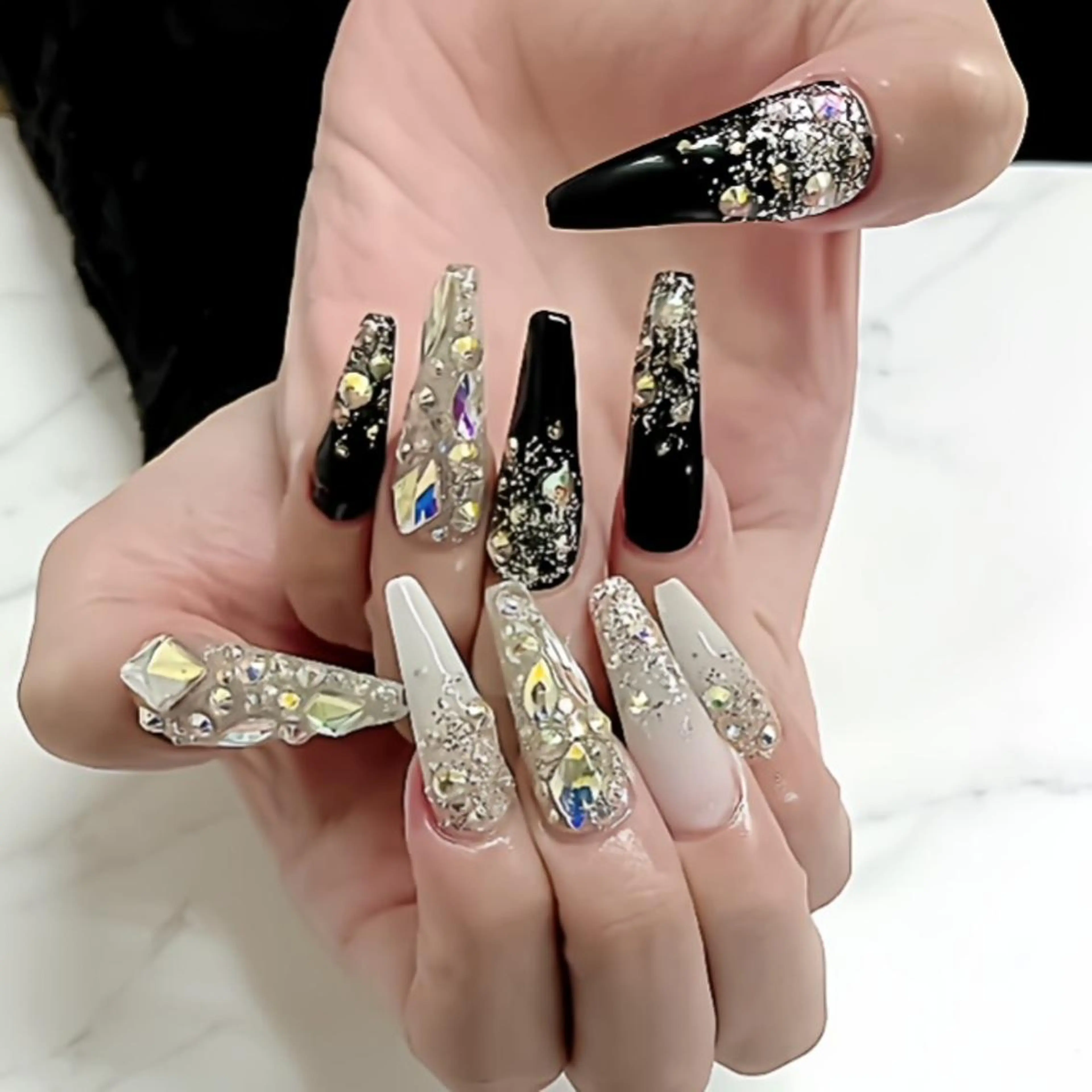 ネイル 持ち込み ハンドネイル REBEST NAIL心斎橋店💅のネイルデザイン