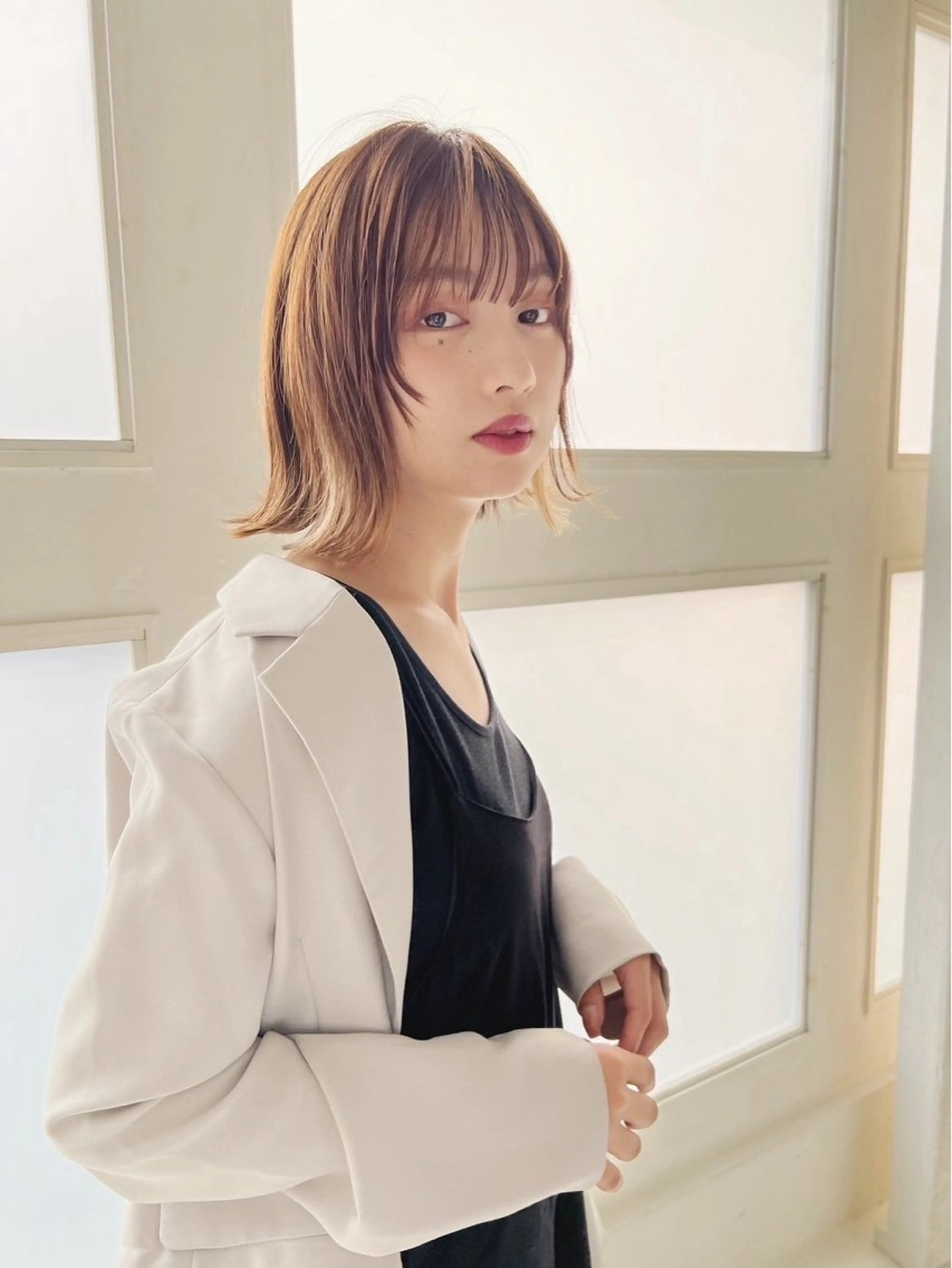 ミディアム 服部 真希のヘアスタイル