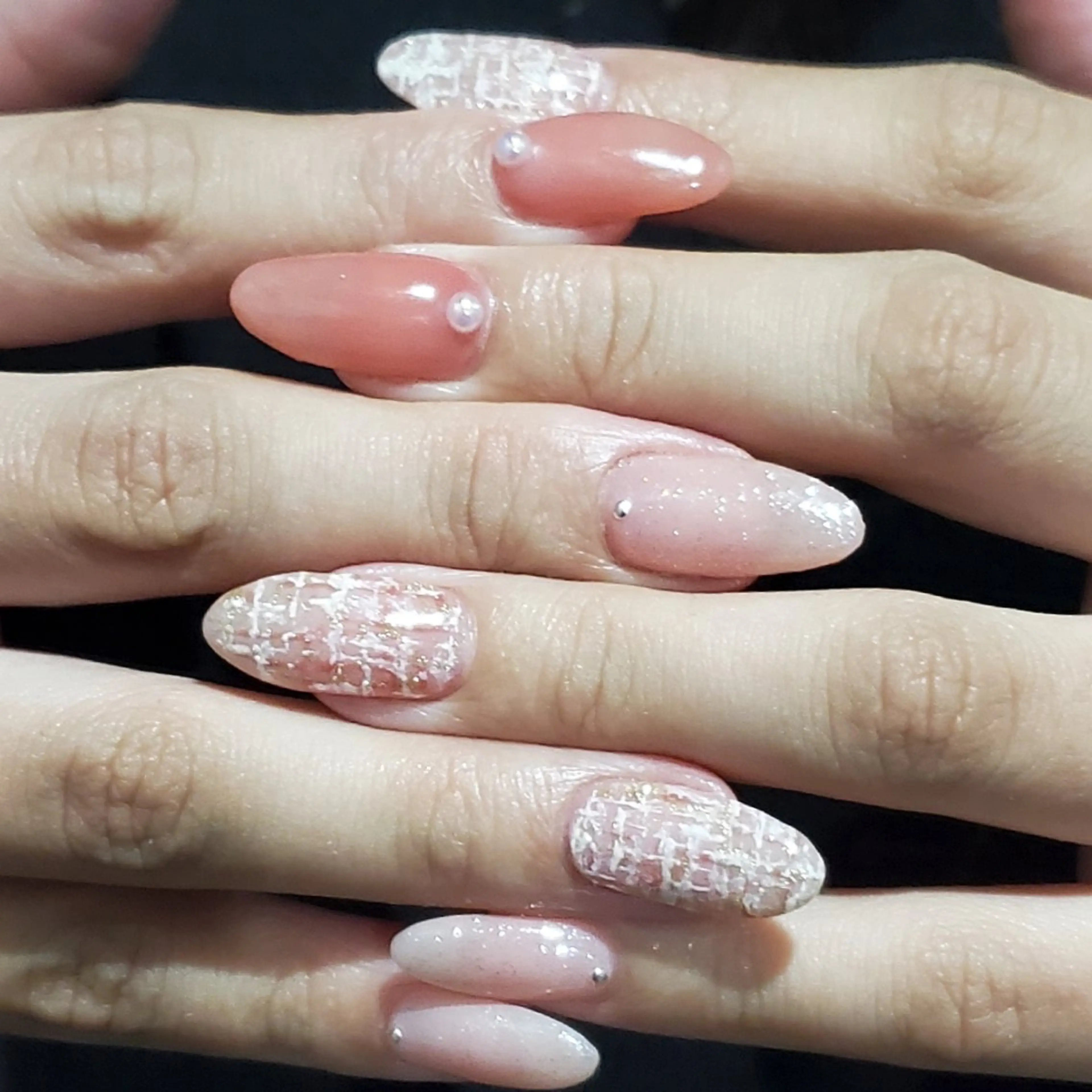 ネイル ツイードネイル MOM  原宿店所属・MoM マムネイル原宿のネイルデザイン