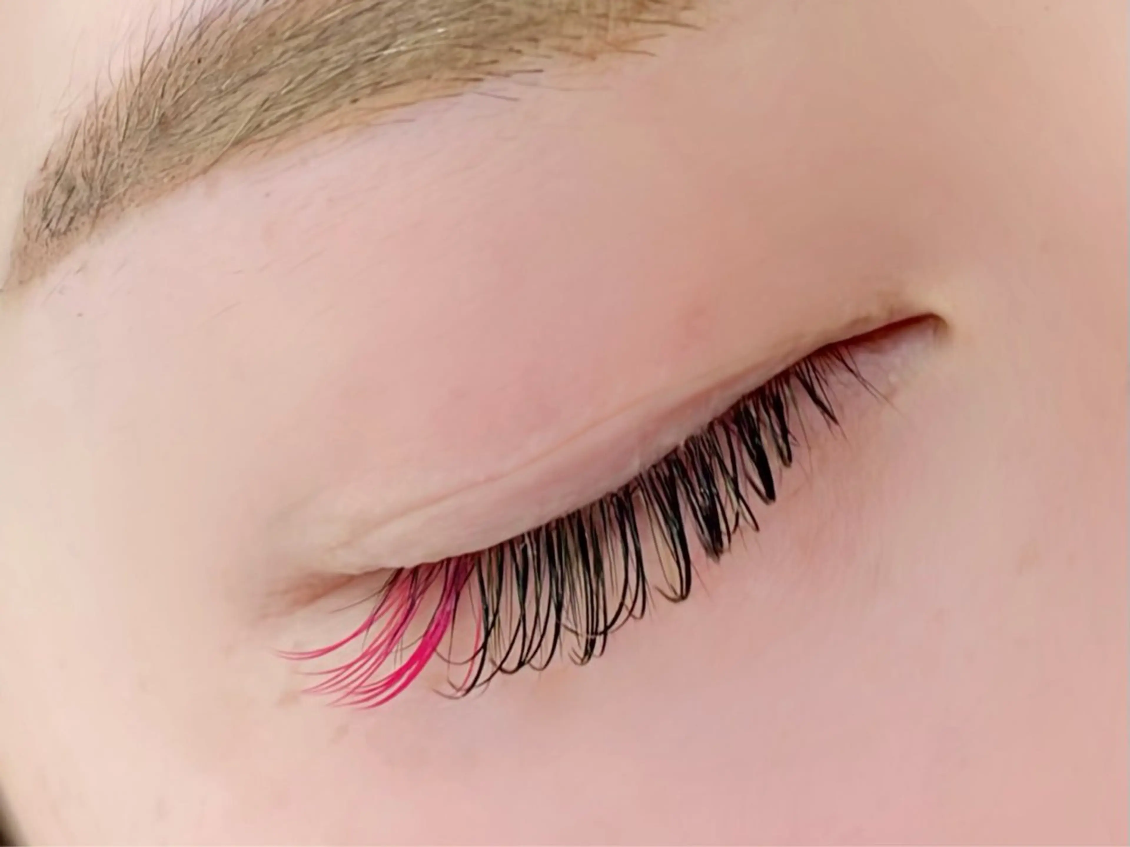 マツエク・マツパ カラーマツエク LEDマツエク/ アイブロウ/石原のマツエク・マツパデザイン