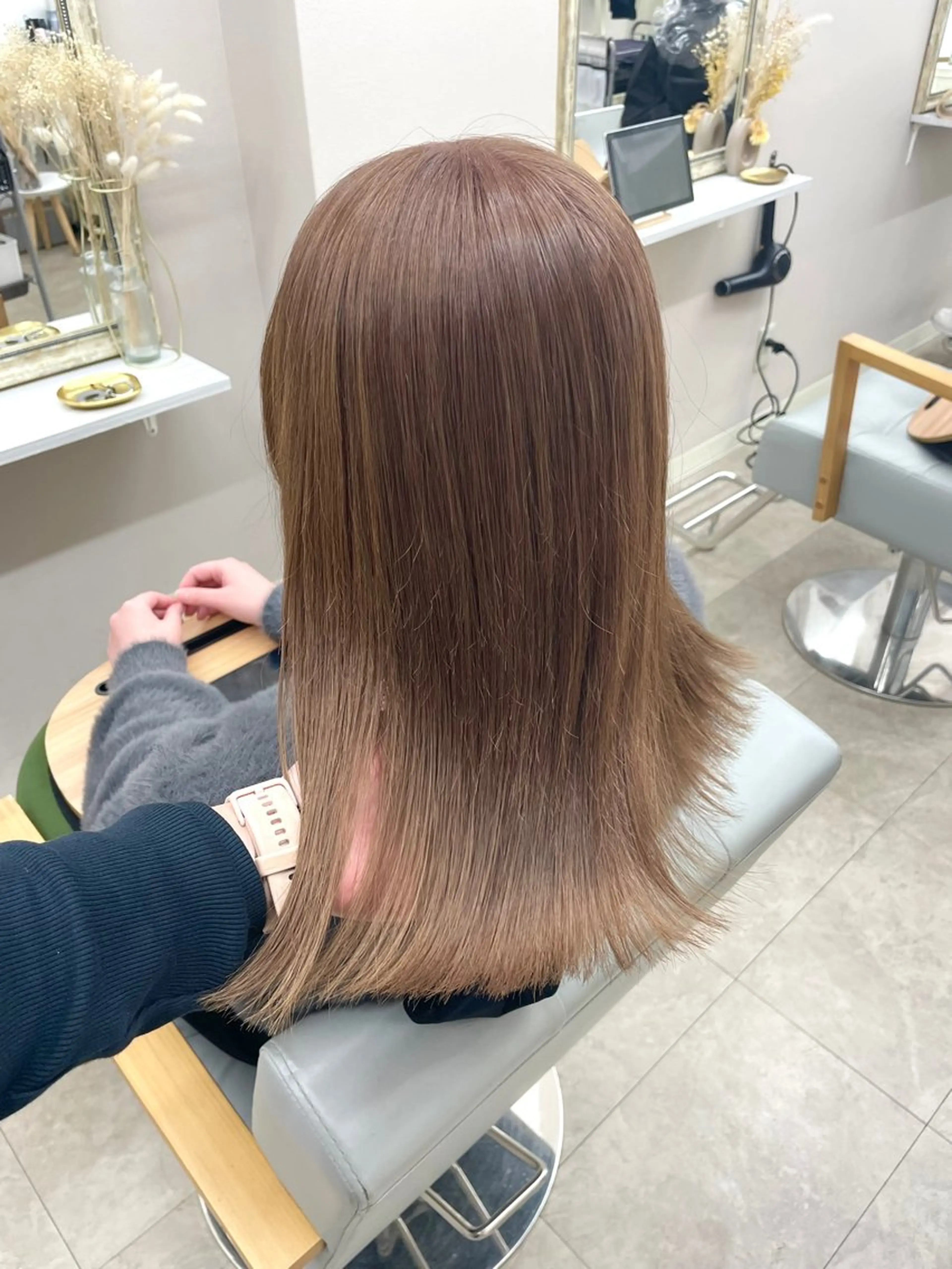 ミディアム luna所属・luna ayane ／透明感カラーのヘアスタイル