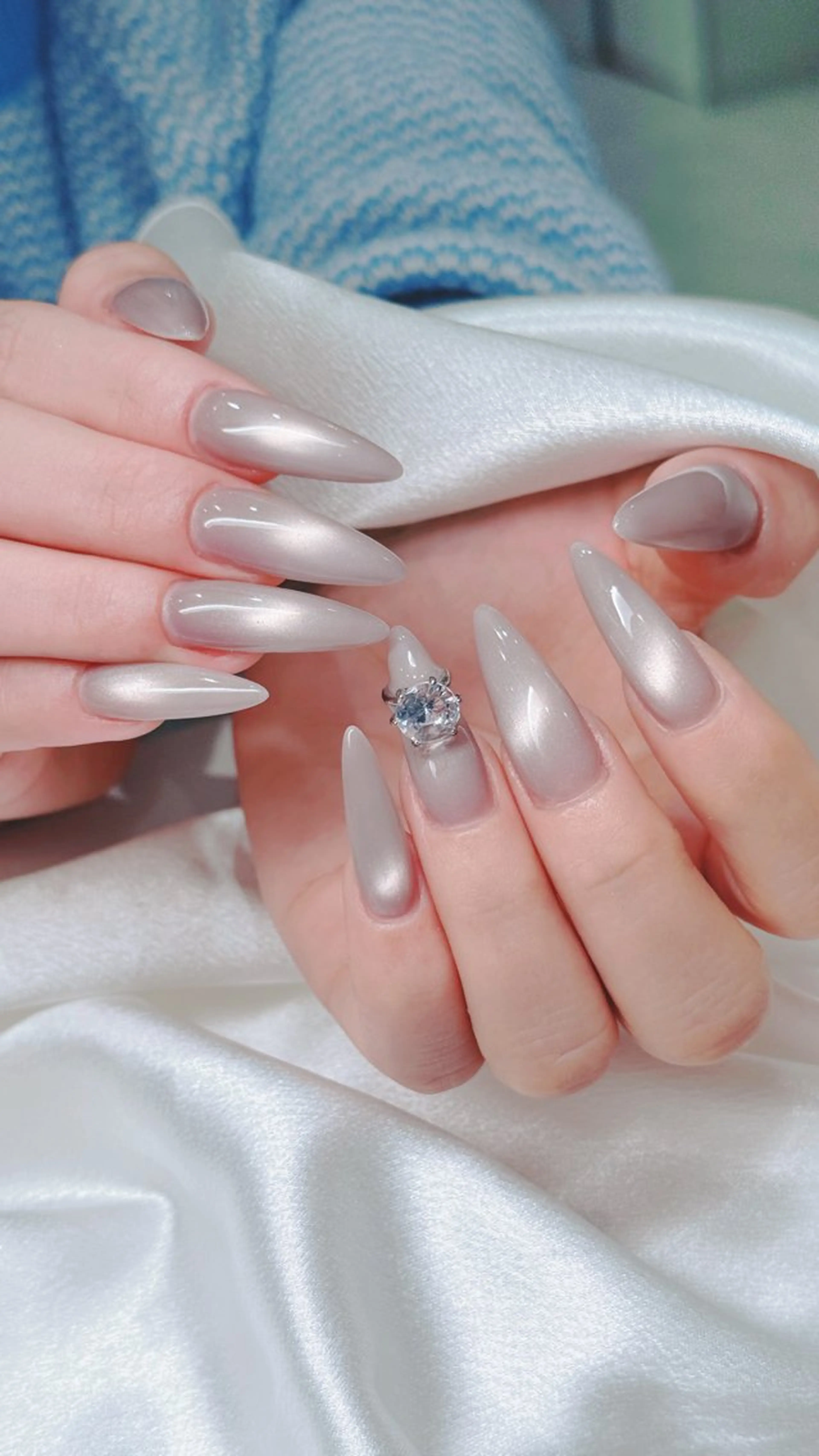 ネイル オーロラネイル ブルー チークネイル フットネイル フレンチネイル Ami 68のネイルデザイン