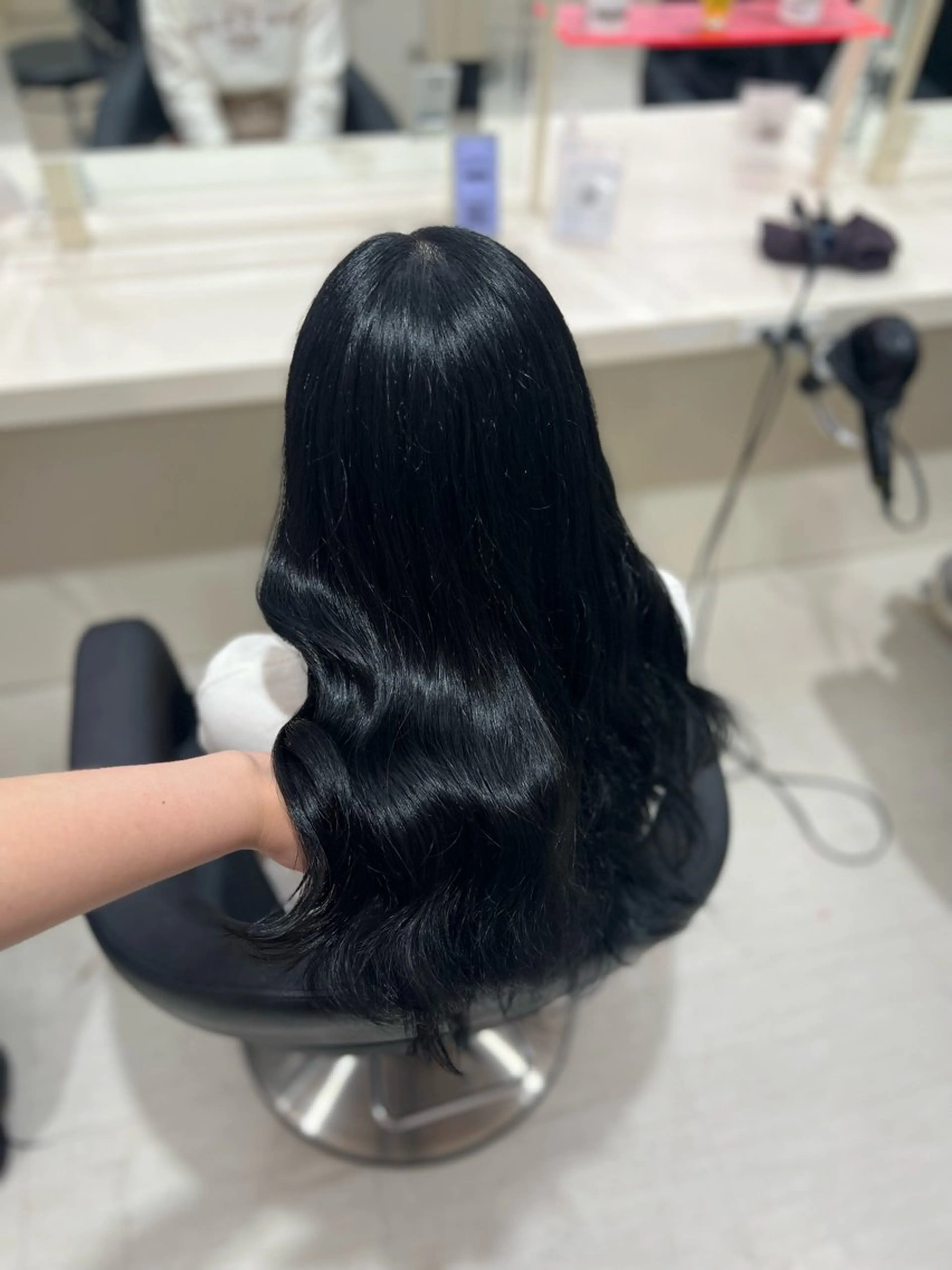 ロング カラー ヘアアレンジ 韓国レイヤー&ピンク 艶髪🩶maikoのヘアスタイル