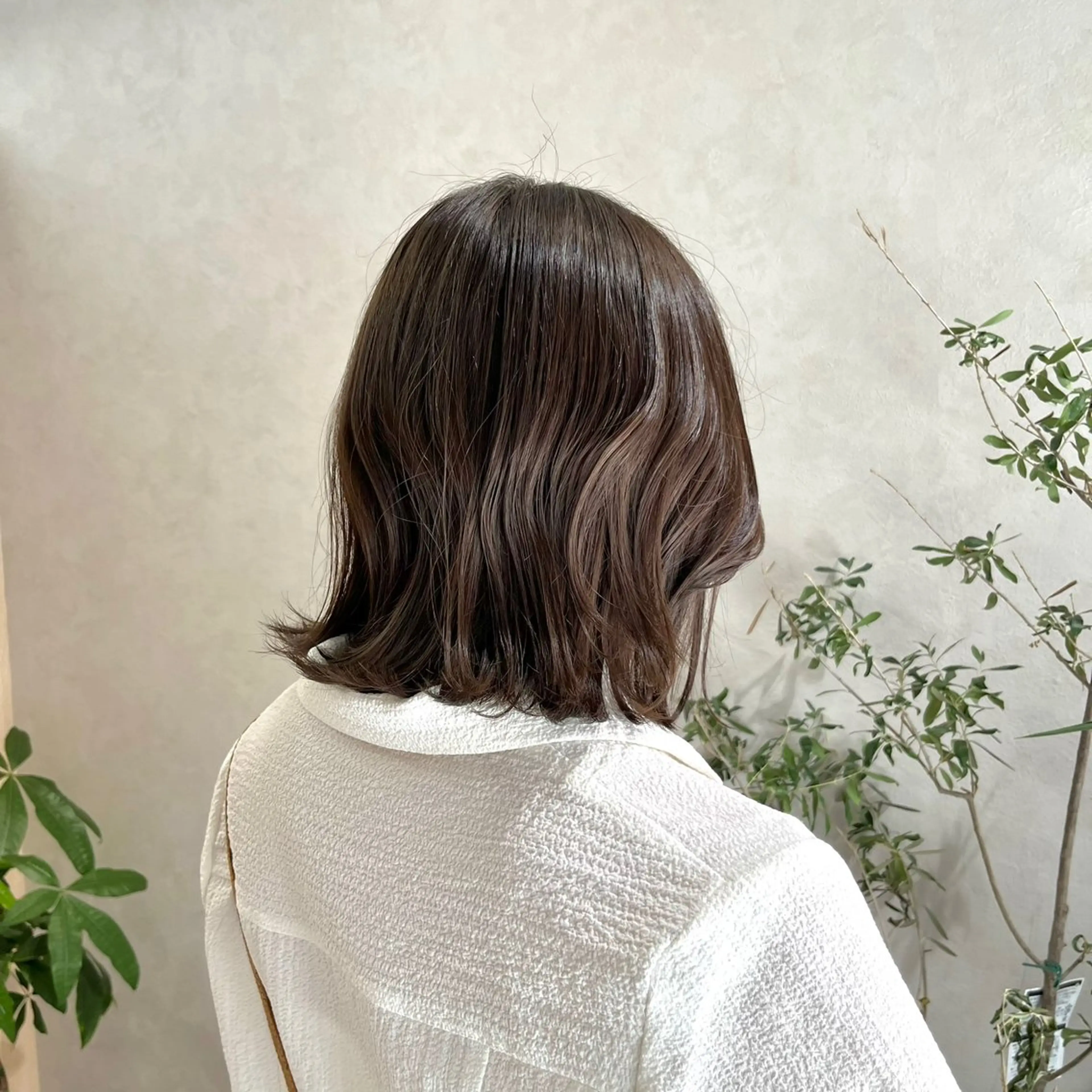 ミディアム カラー ブリーチ カット ヘアカラー トリートメント 有田裕真 【ブリーチカラー】のヘアスタイル