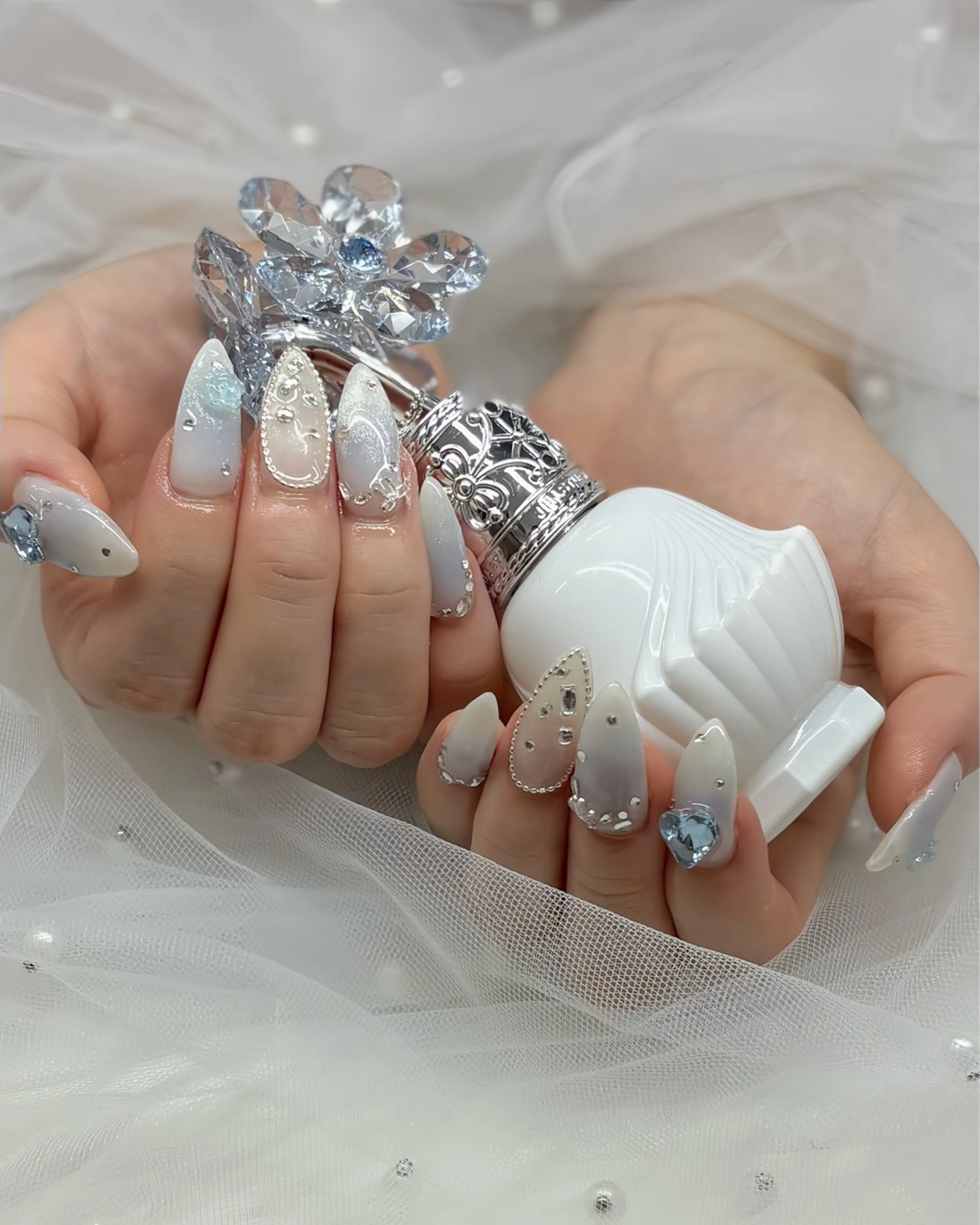 ネイル ブルー チークネイル 氷ネイル・うるうるネイル マグネットネイル 持ち込み lebon nail所属・完全プライベート サロンYUZUHAのネイルデザイン