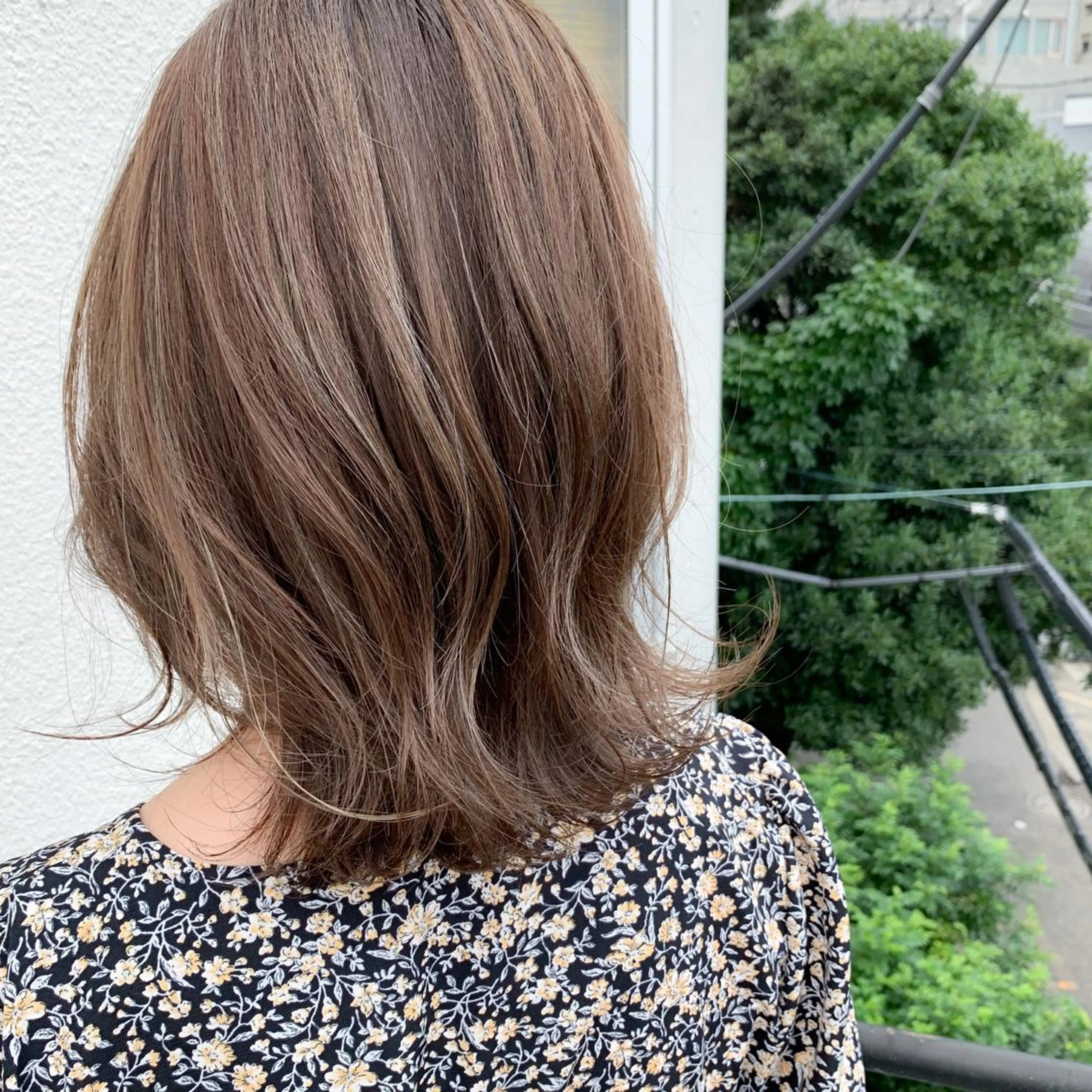 ミディアム カラー アディクシーカラー アクアカラー アッシュ バレイヤージュ ベージュカラー Lome'所属・✨ブリーチマスター✨ オクヤマヨウスケのヘアスタイル