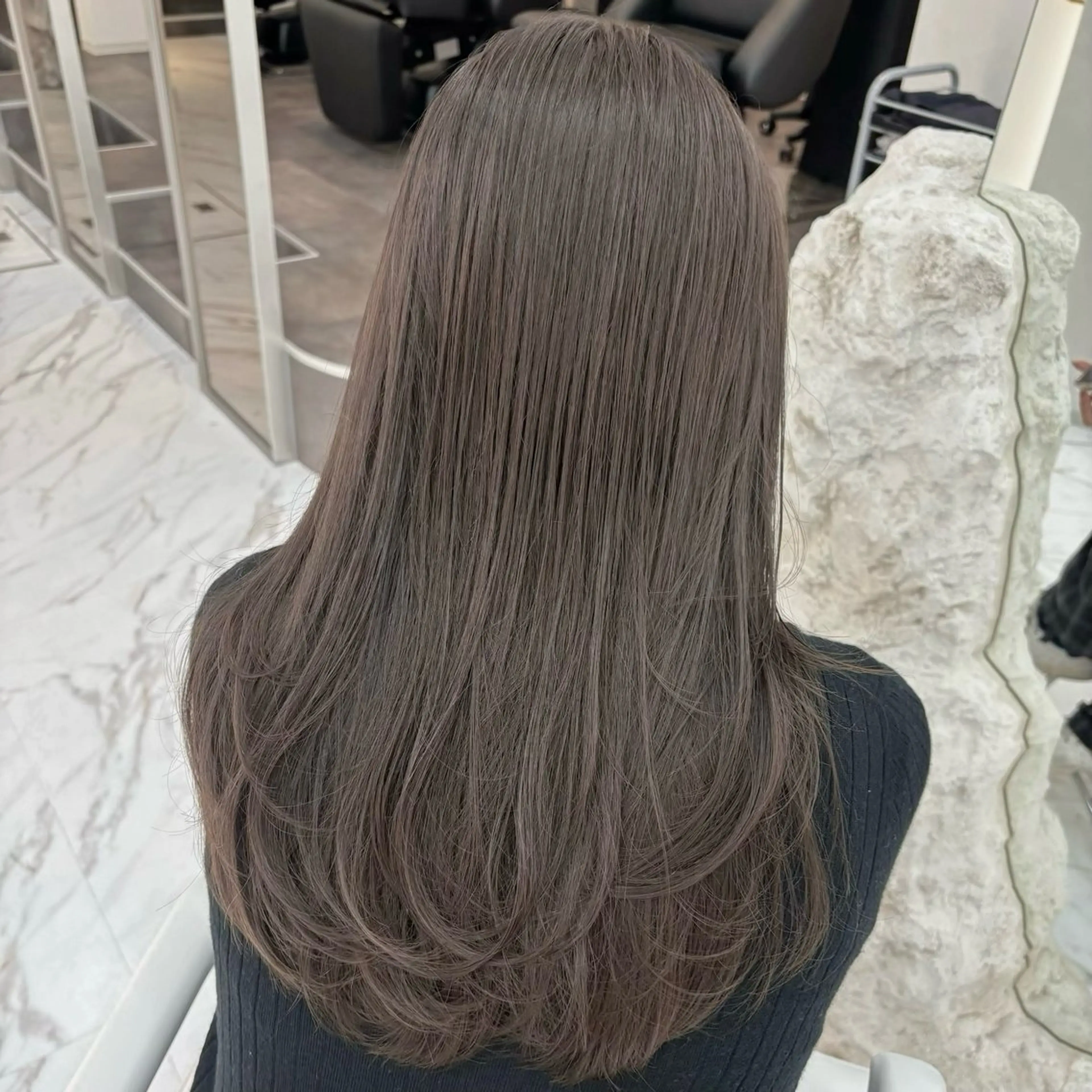 セミロング カラー カット ヘアカラー トリートメント グレージュ🐰透明感 カラー🫧akihoのヘアスタイル