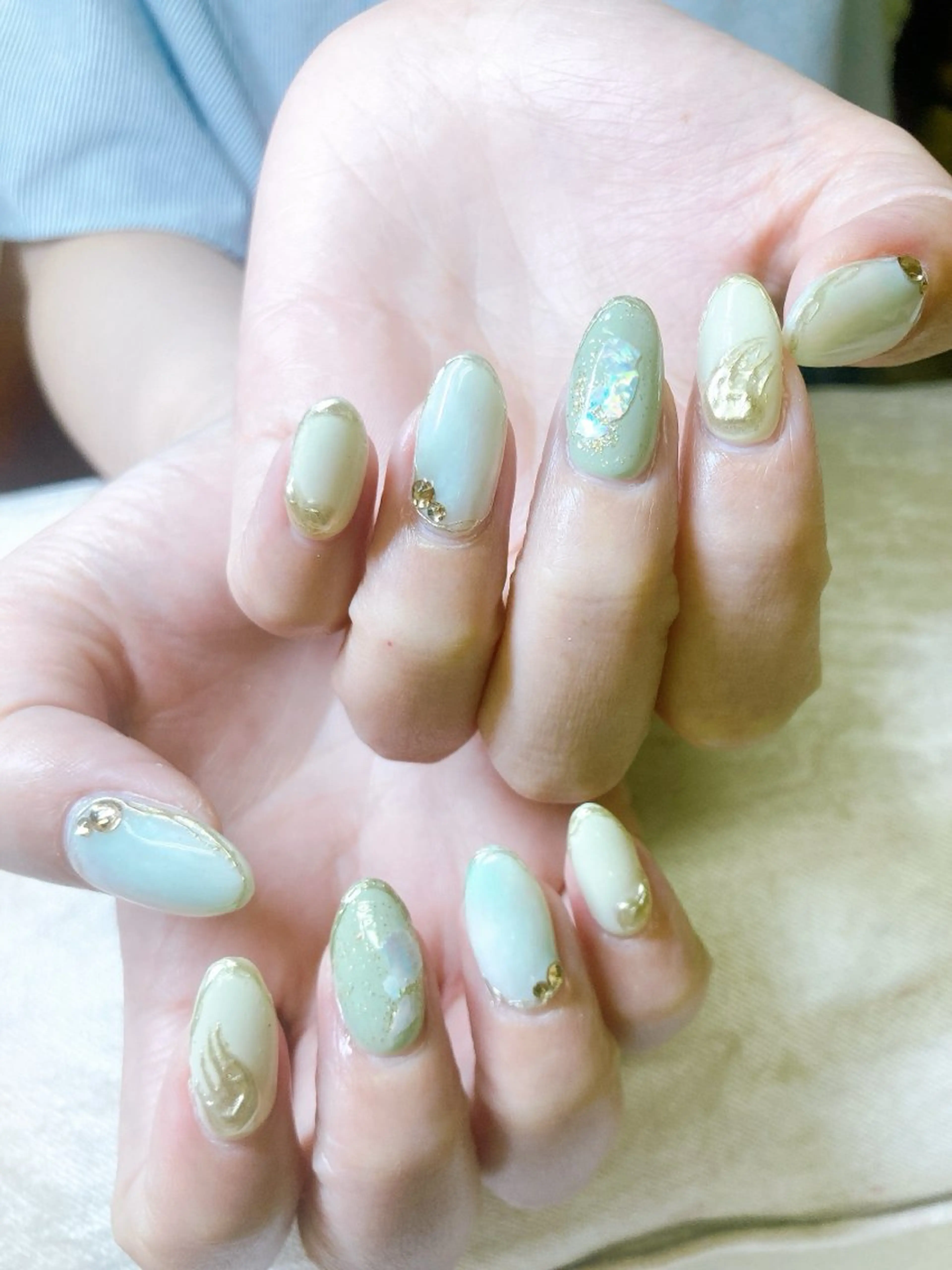 ネイル ECLAT エクラ所属・寺山 千鶴のネイルデザイン