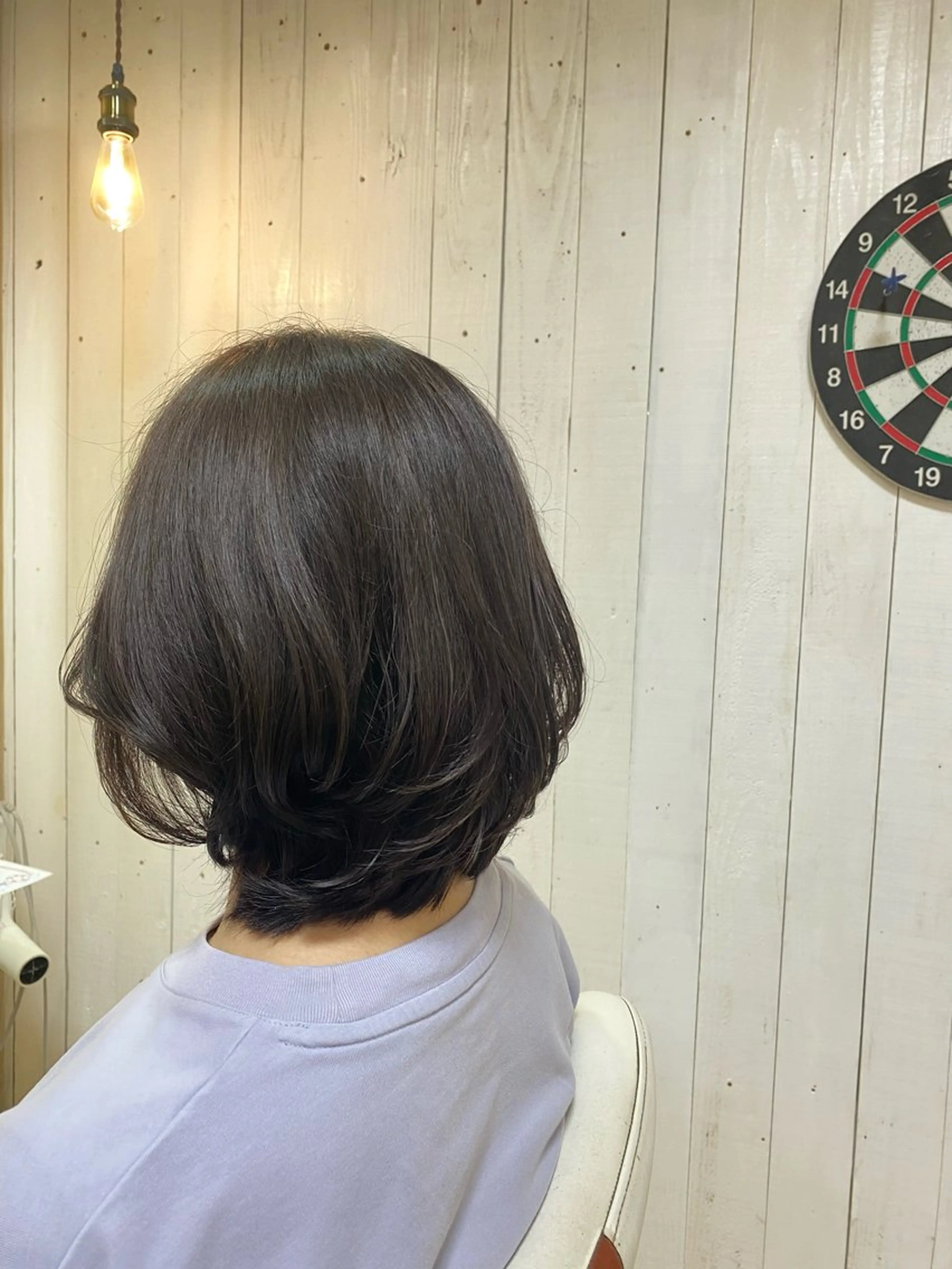ミディアム カラー 岩谷 美香のヘアスタイル