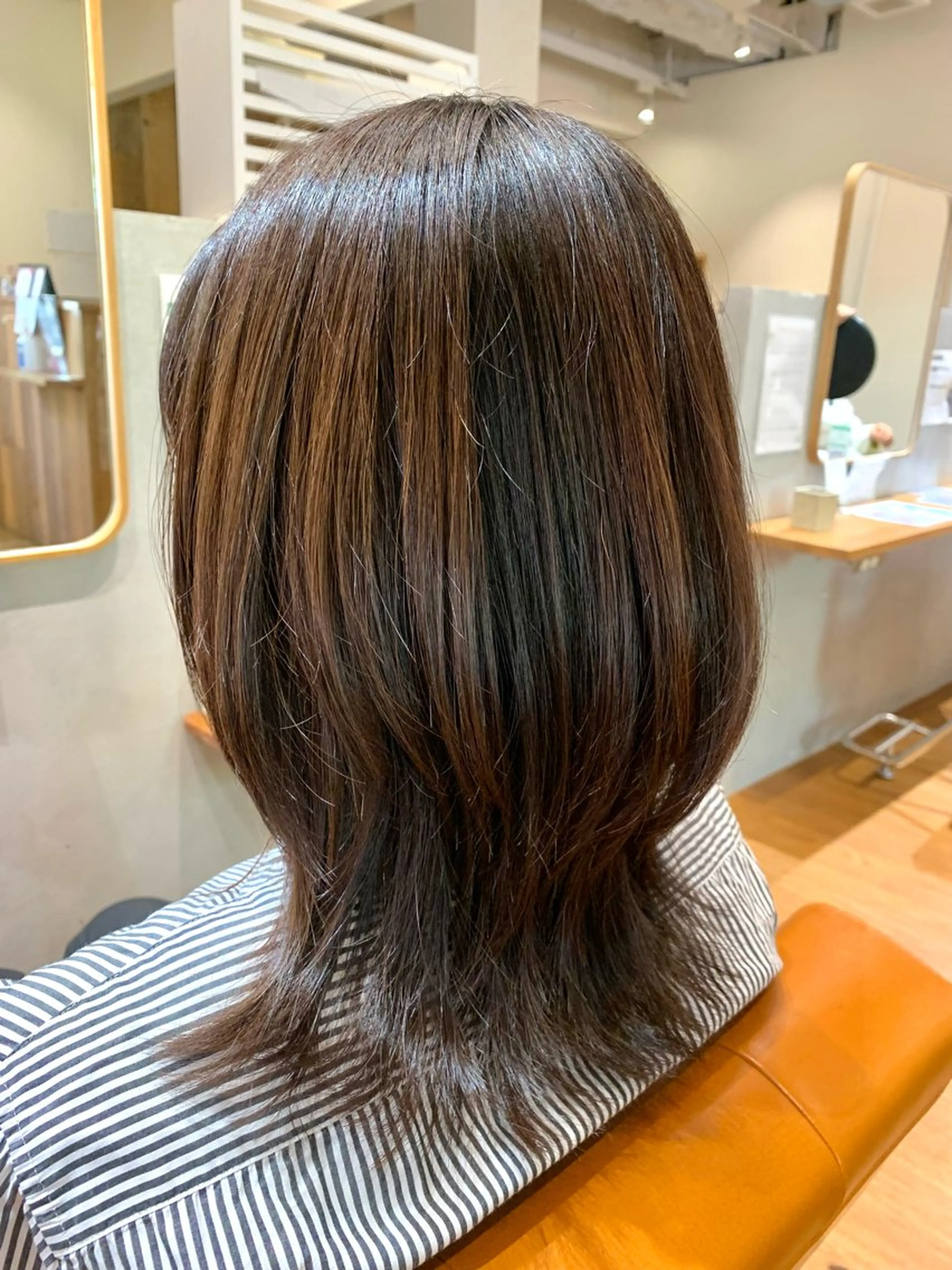 ロング カット 秋野 遥のヘアスタイル