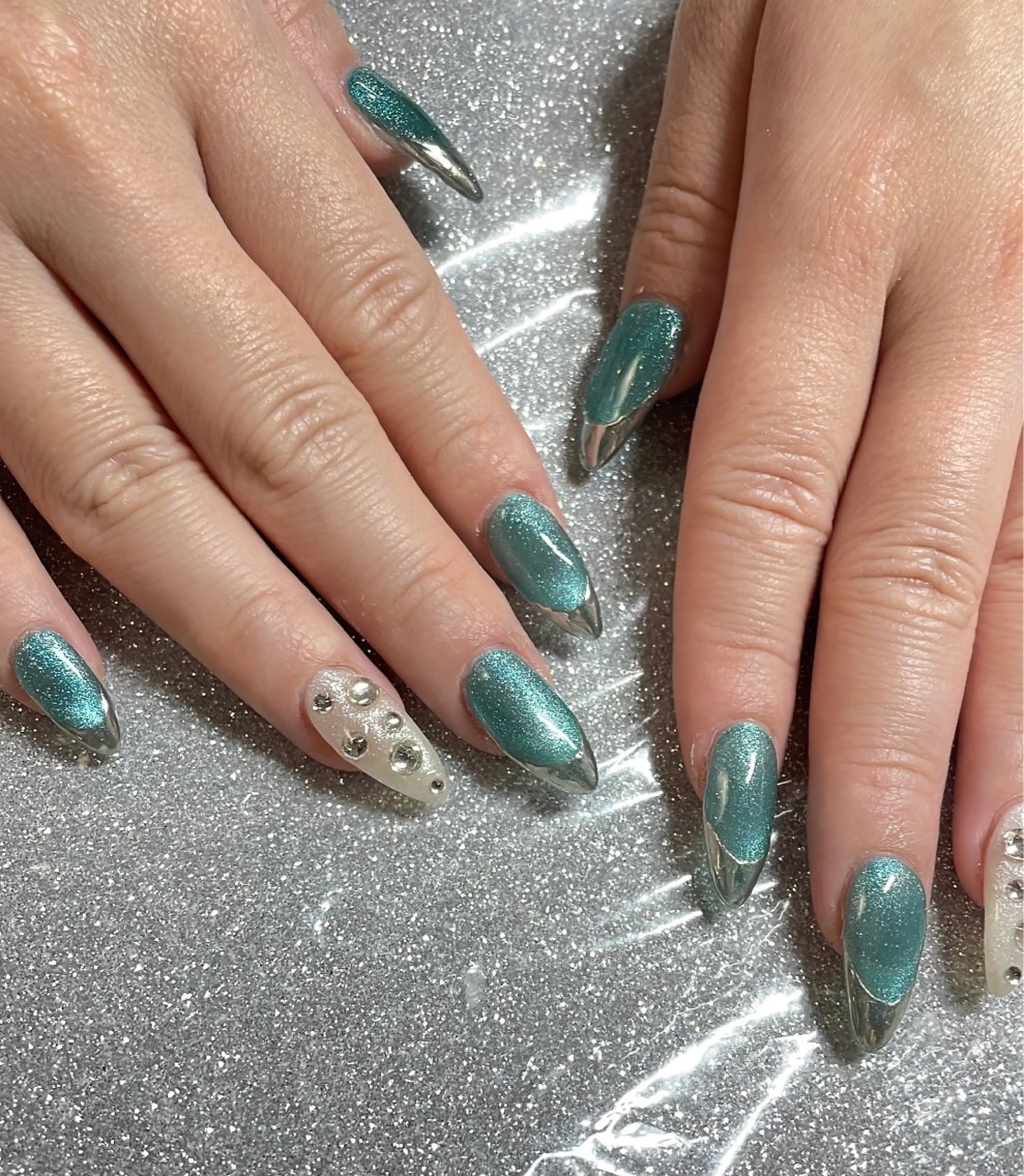 ネイル ハンドネイル VIERU 🌈🎀💖のネイルデザイン