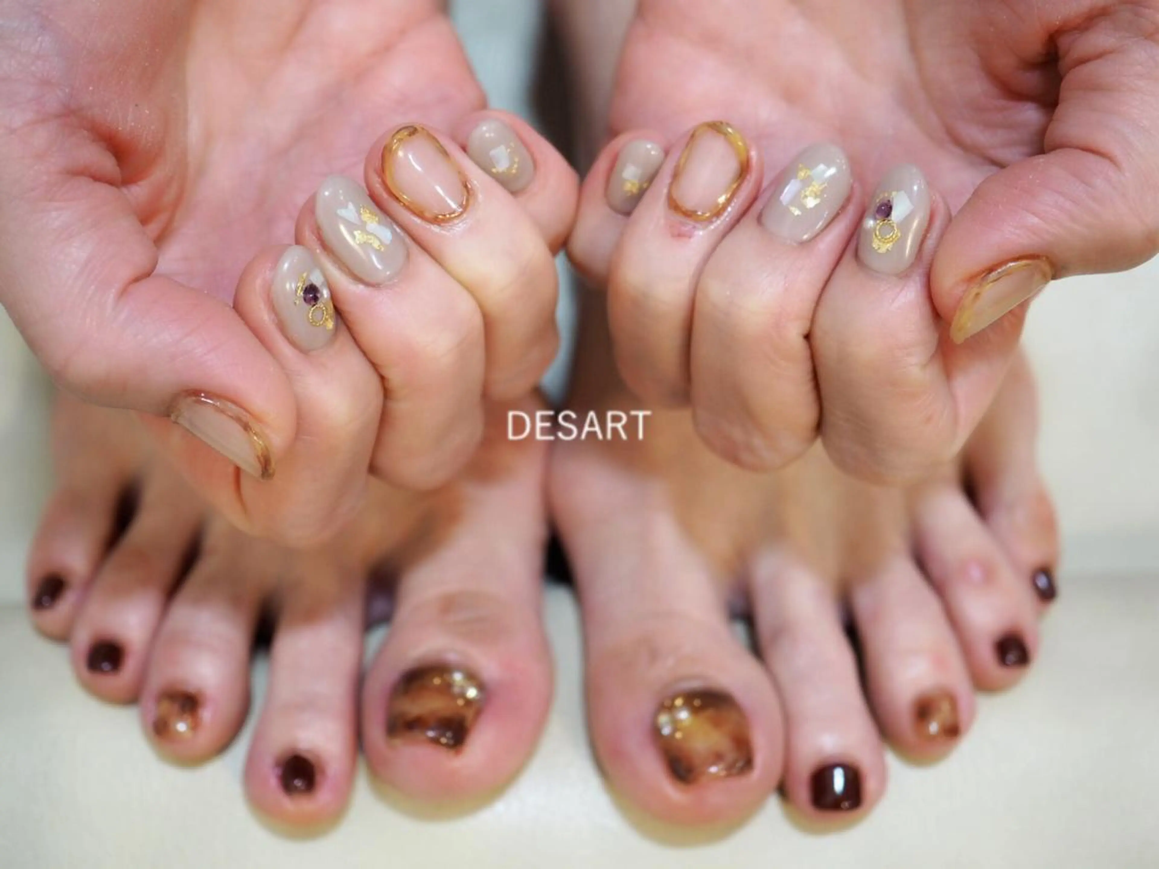 ネイル べっ甲ネイル ”salon" そりまちゆうこのネイルデザイン