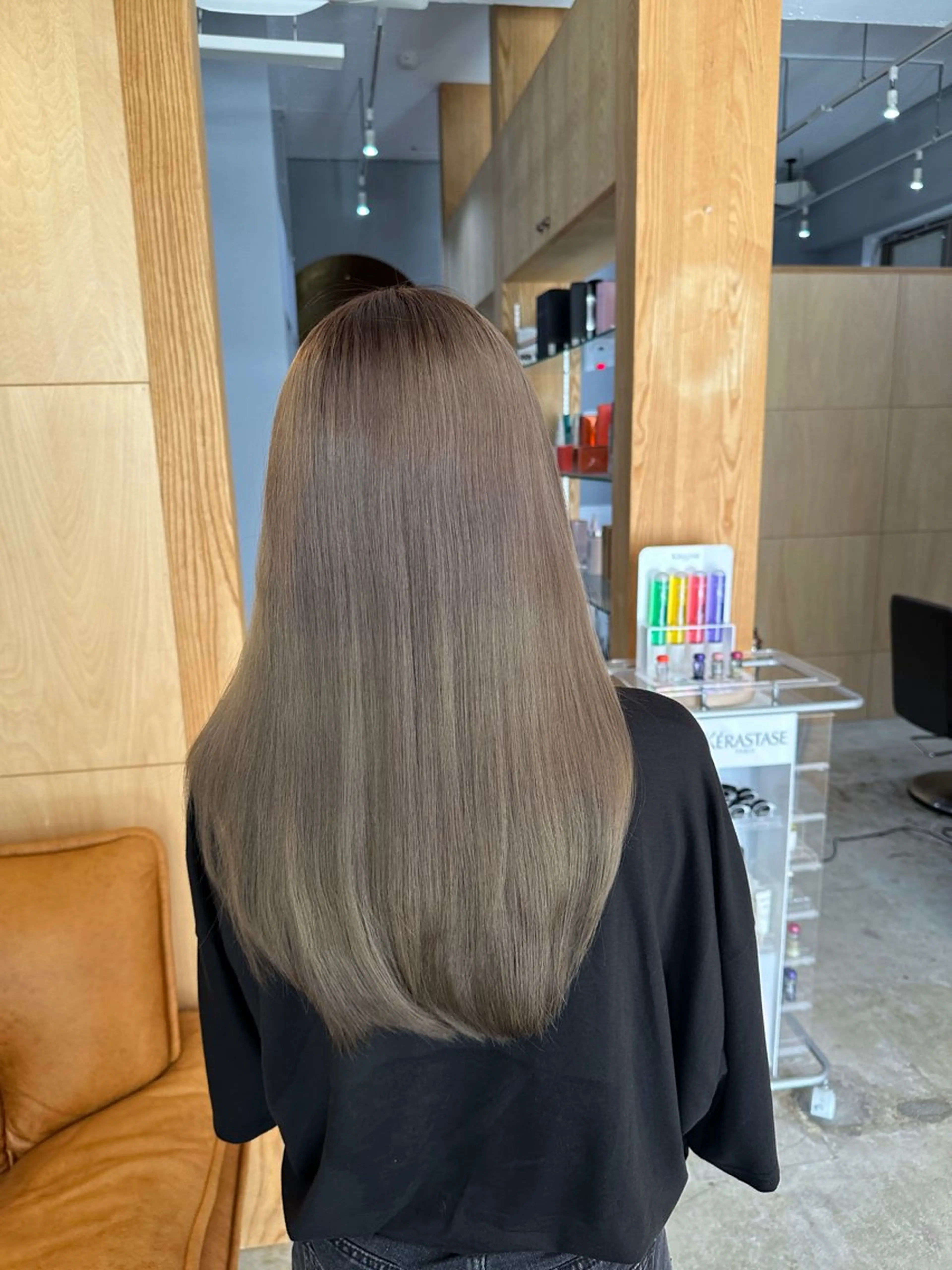 ミディアム miloc MOMOKAのヘアスタイル