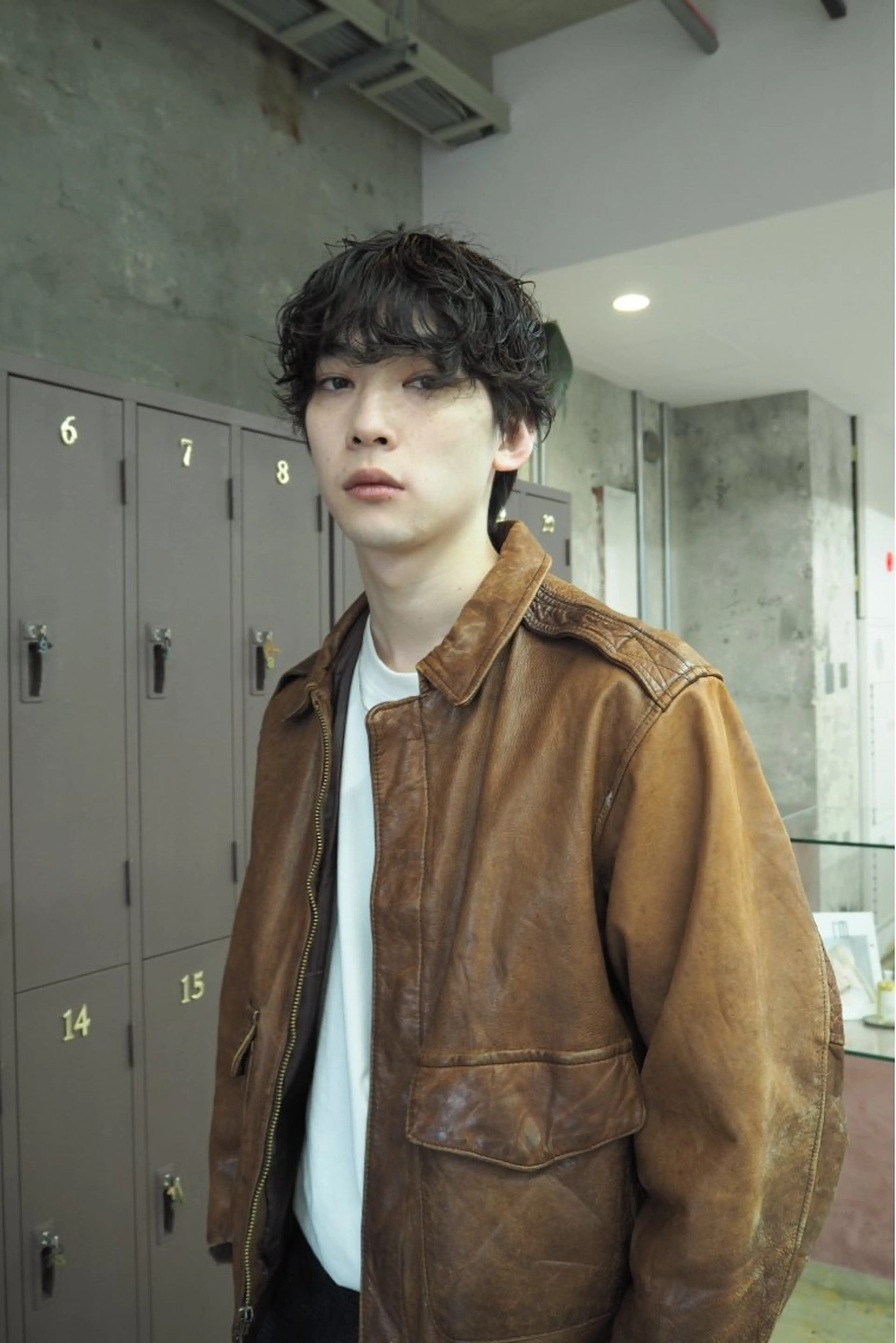 ショート パーマ メンズ 愛加パーマ・レイヤー ・ピンクカラーのヘアスタイル