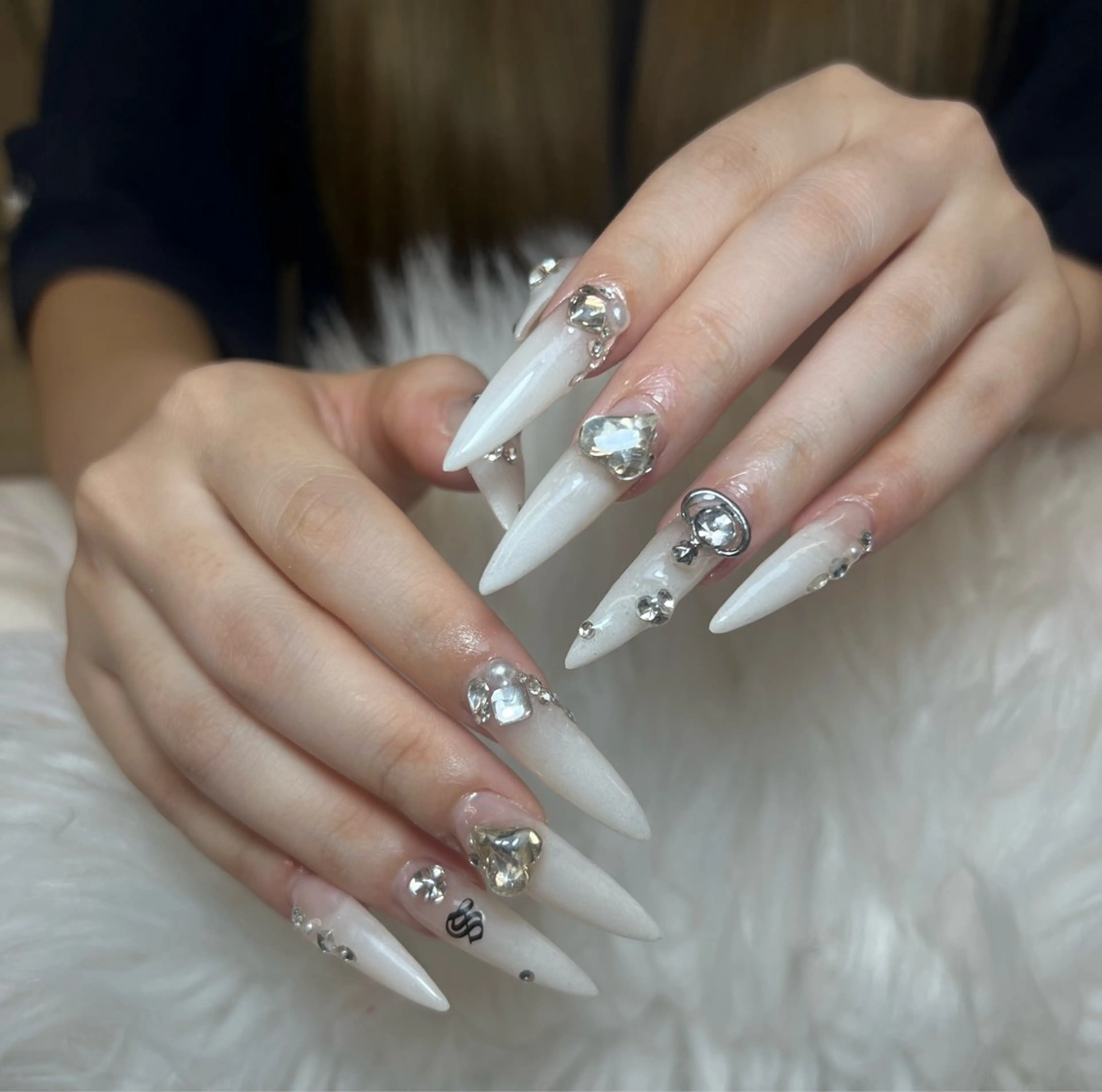 ネイル アートネイル オーロラネイル チークネイル 長さ出し フットネイル Noiranail_ studio川越西口のネイルデザイン