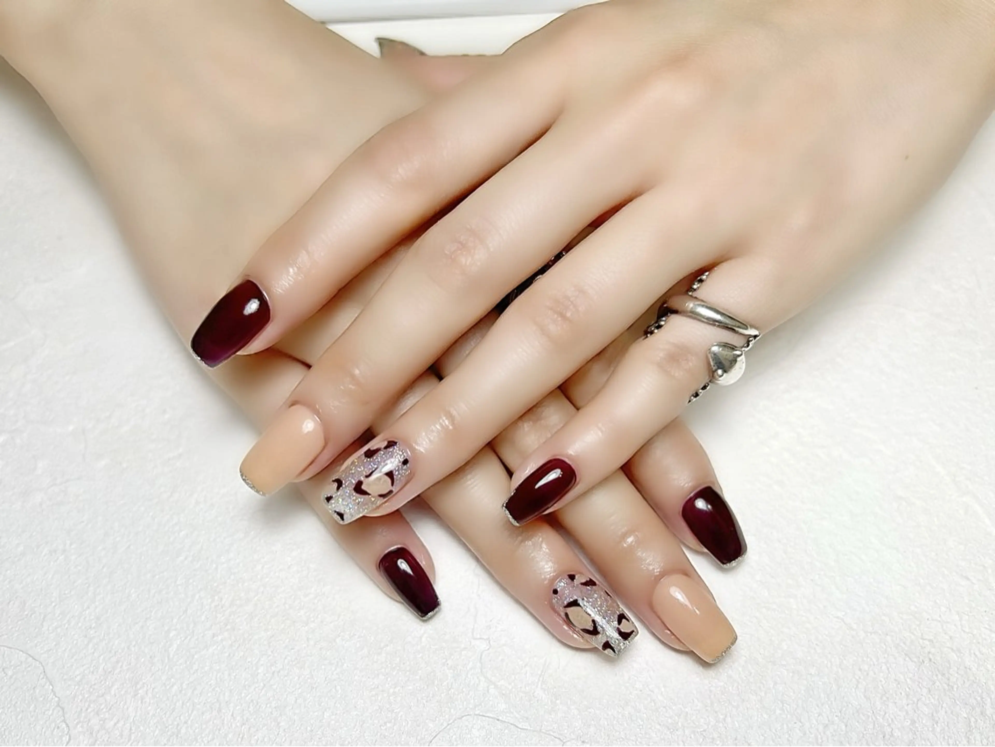 ネイル アニマル柄 フラッシュネイル ジェルネイル ラメ(グリッター) rouse nail RISATOのネイルデザイン