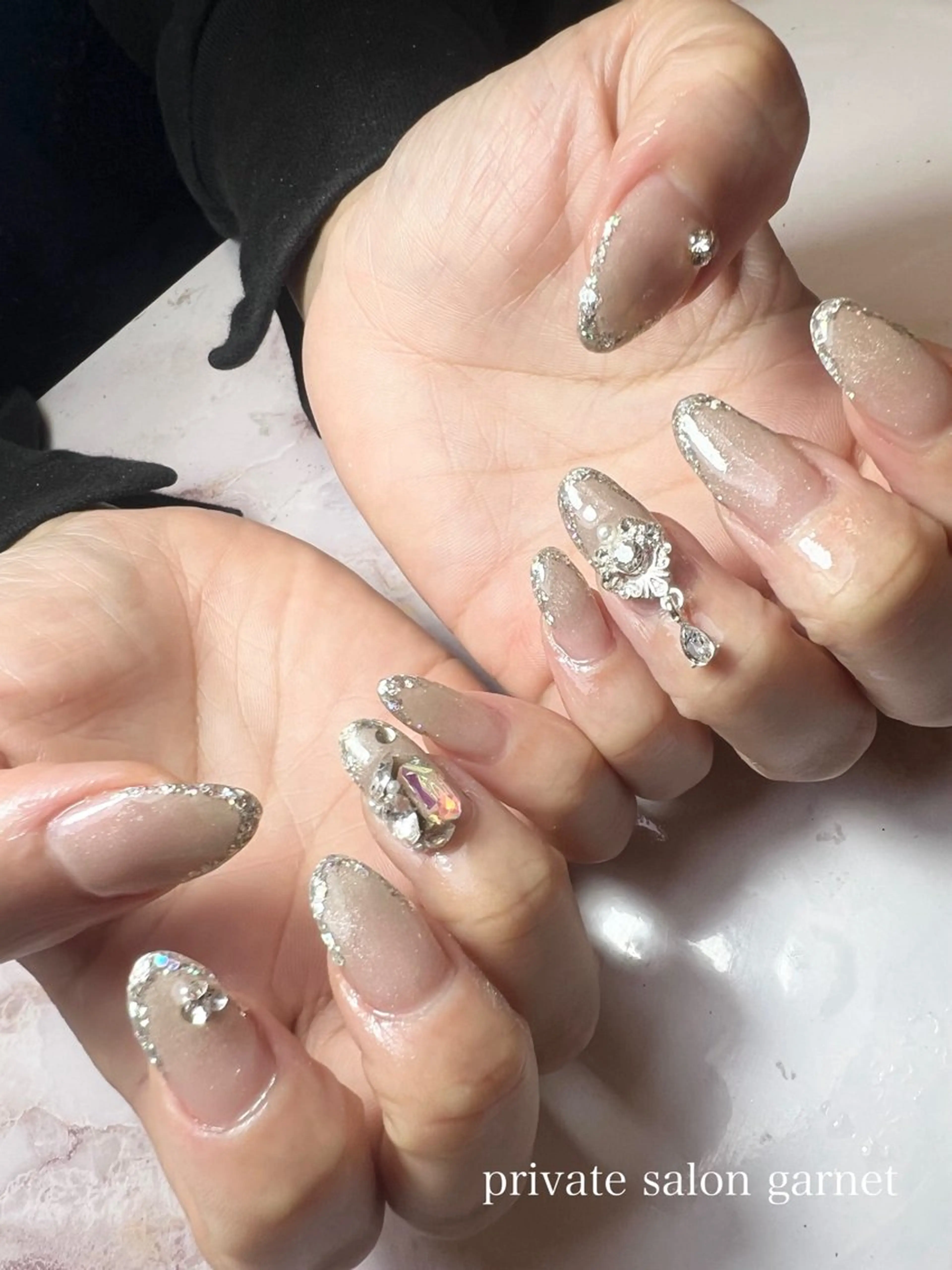 ネイル フレンチネイル キラキラネイル Garnet nailのネイルデザイン