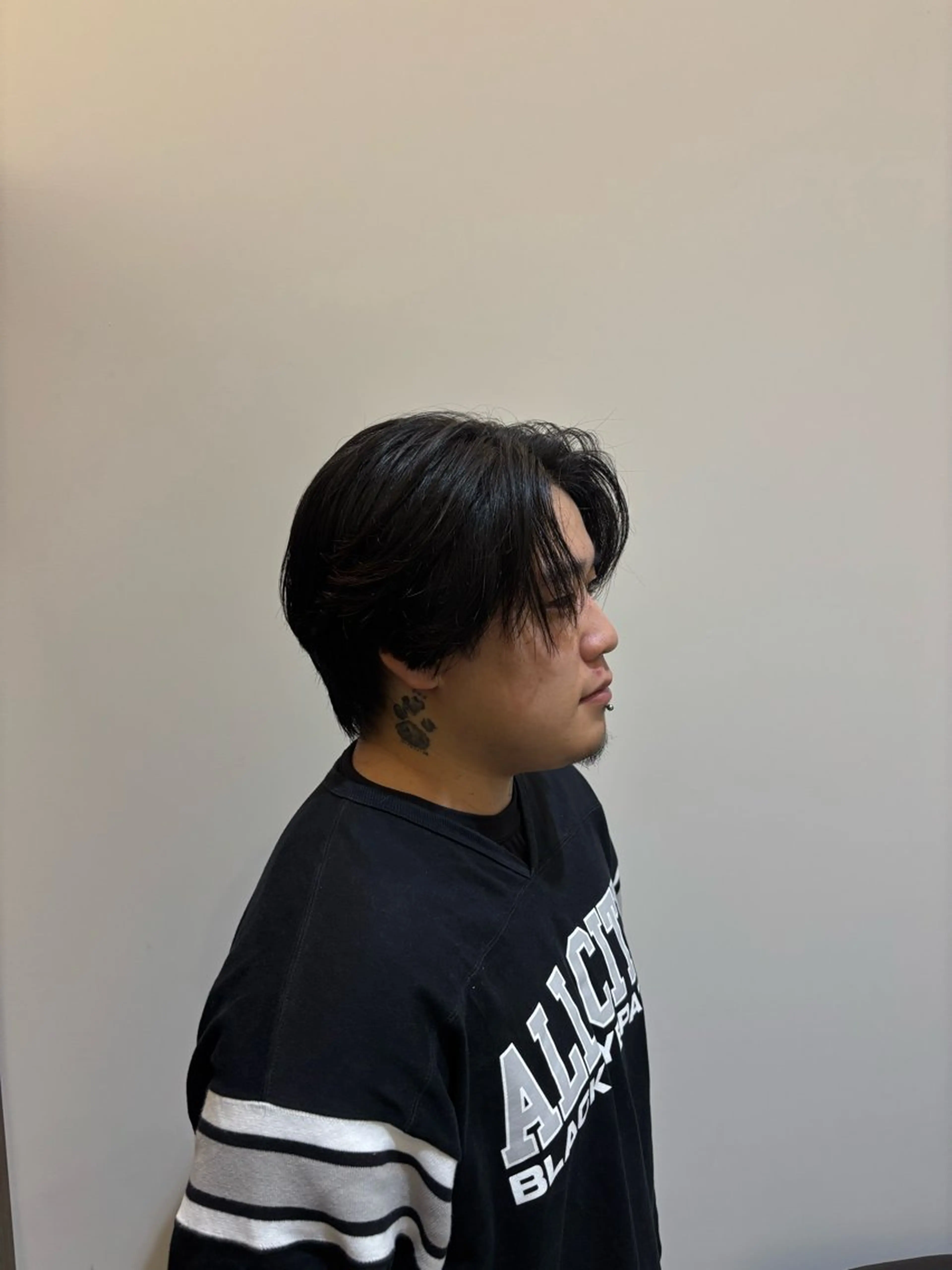 メンズ センターパート 刈り上げ 徳田 恭助のヘアスタイル